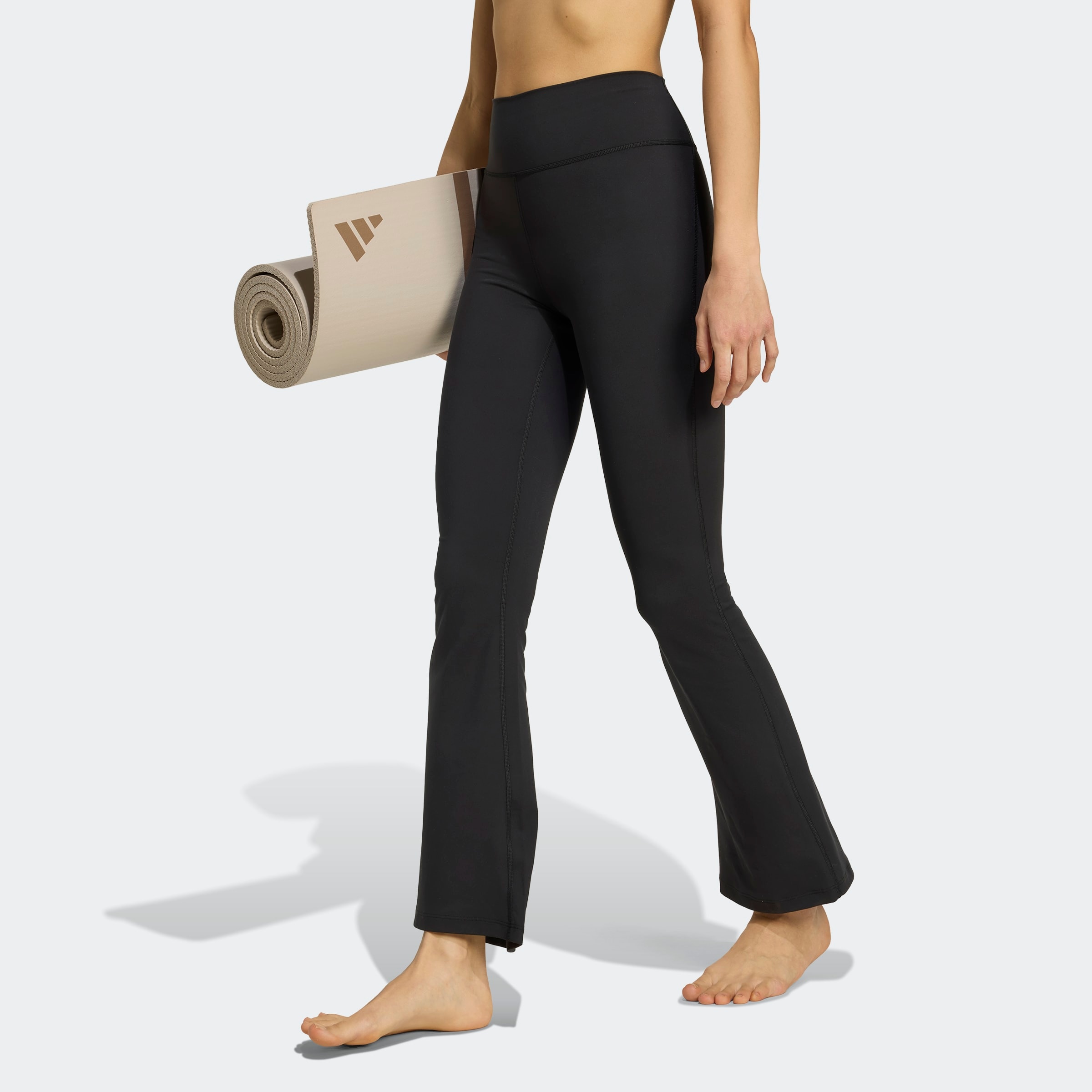 Image of adidas Performance Trainingstights "ALL ME ESSENTIALS FLARE LEGGINGS" mit ausgestelltem Bein, aus weichem und dehnbarem Strickmaterial