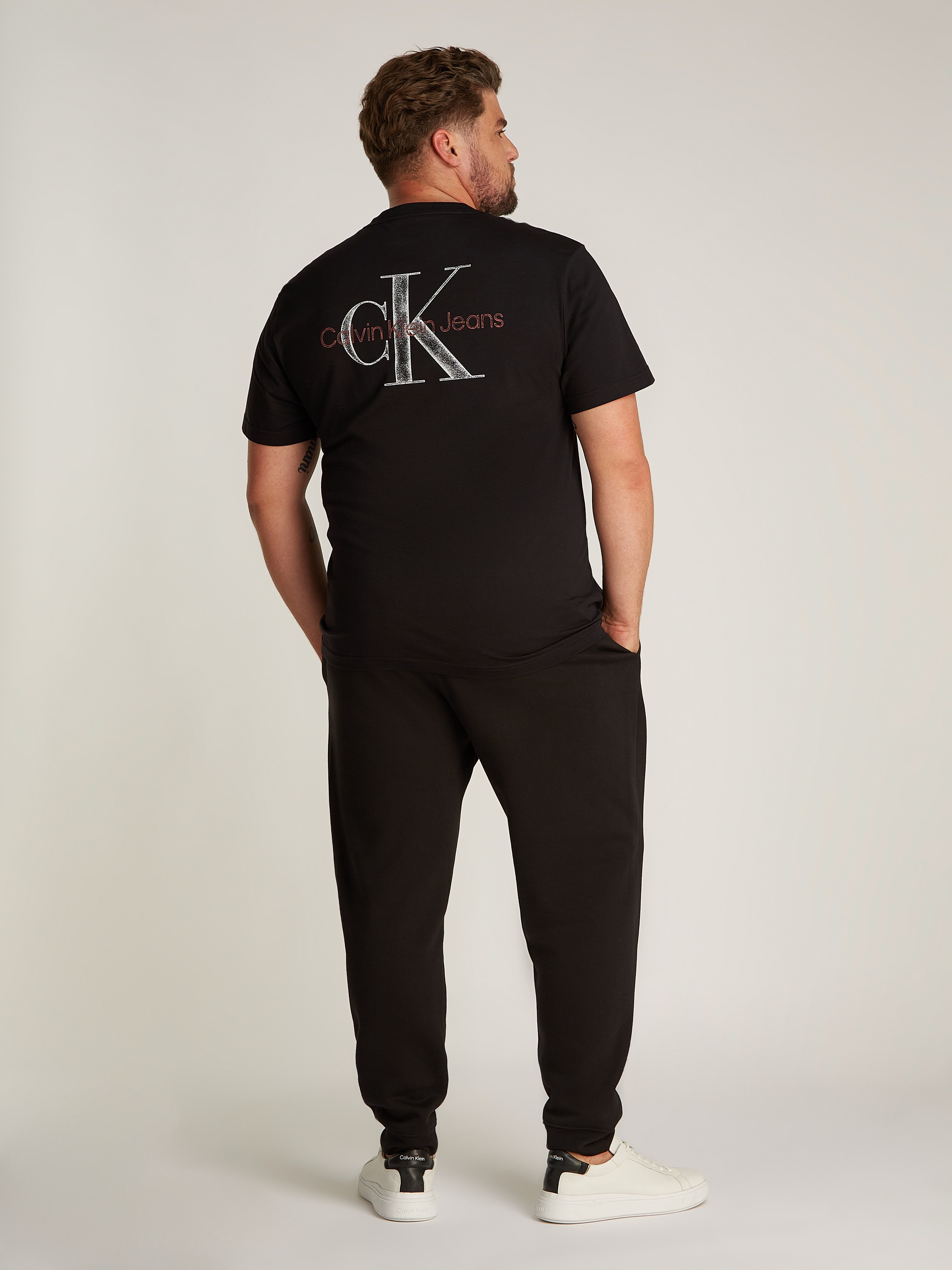 Calvin Klein Jeans Plus T-Shirt »Plus Textured Monologo Tee«, in Grossen Grössen mit Rückendruck