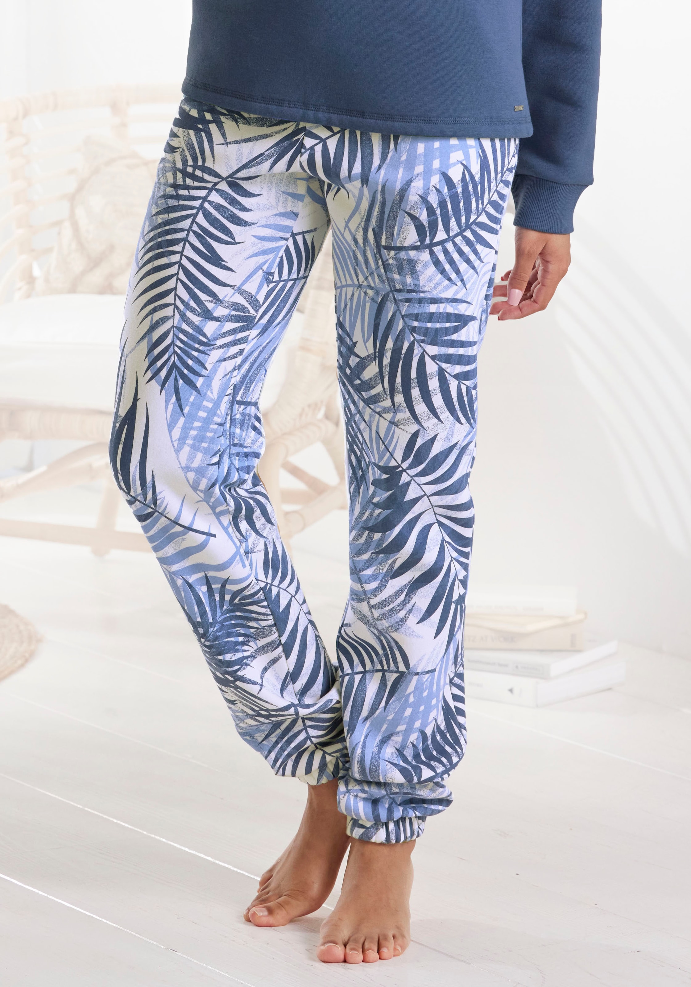 Image of LASCANA Sweatpants Loungehose mit Allover-Druck, Loungewear