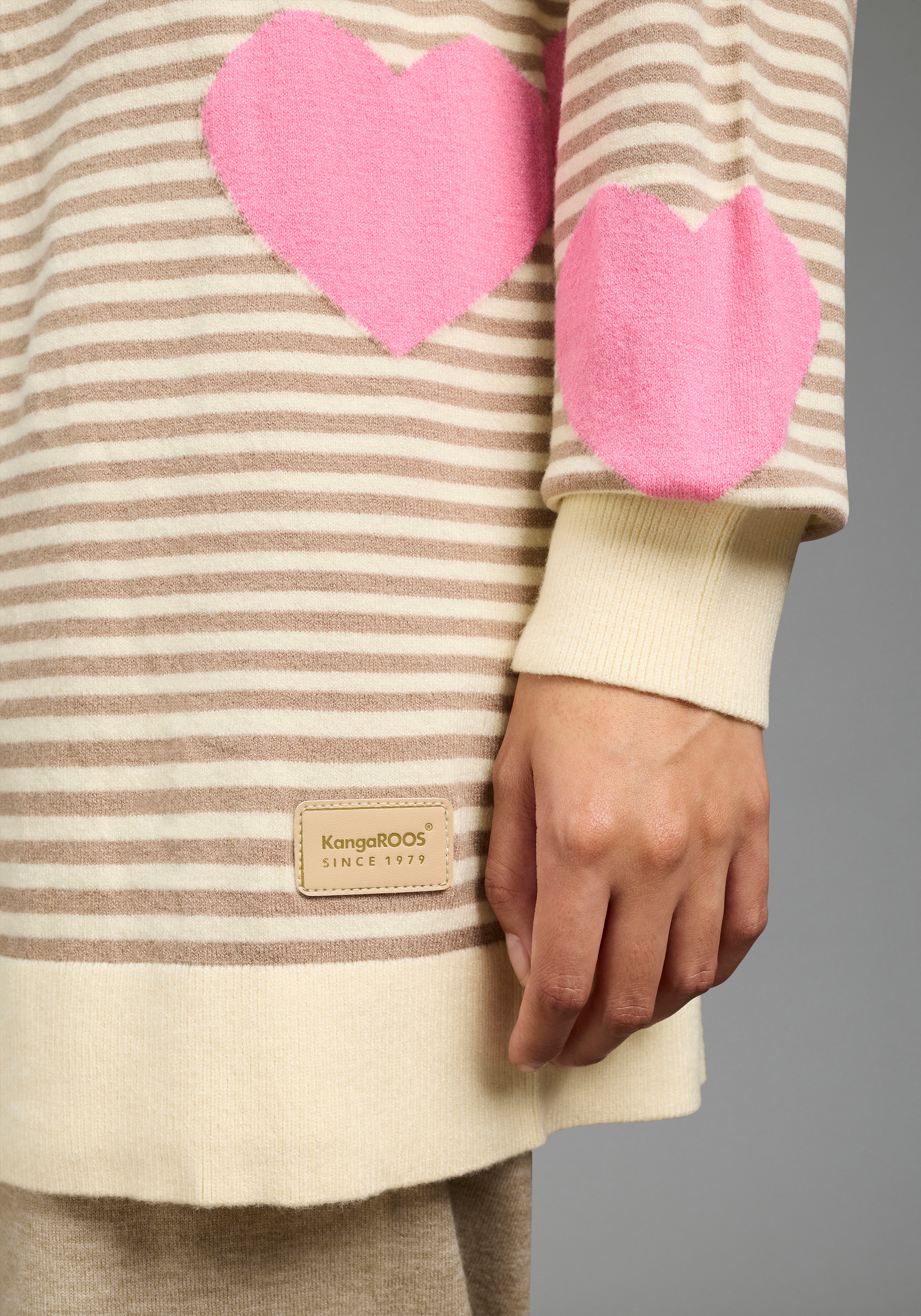 KangaROOS Cardigan à capuche longueur couvrant les hanches, en matière tricotée élastique