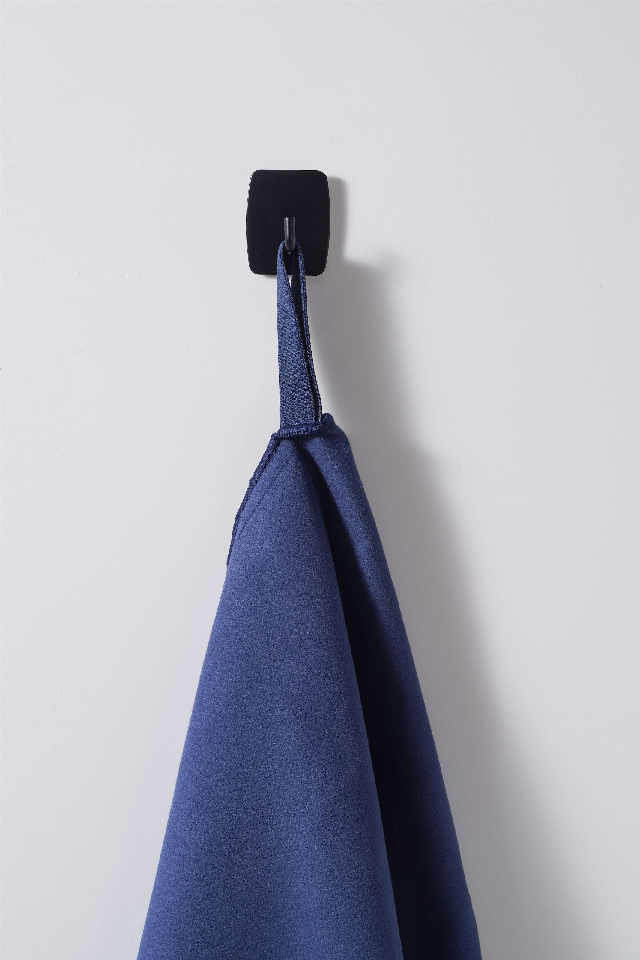 GOODproduct Handtücher »Leoa, diverse Grössen, Sporthandtuch, Reisehandtuch, Strandtuch« sehr leicht, kompakt, schnelltrocknend, Mikrofaser mit Kontrastnaht