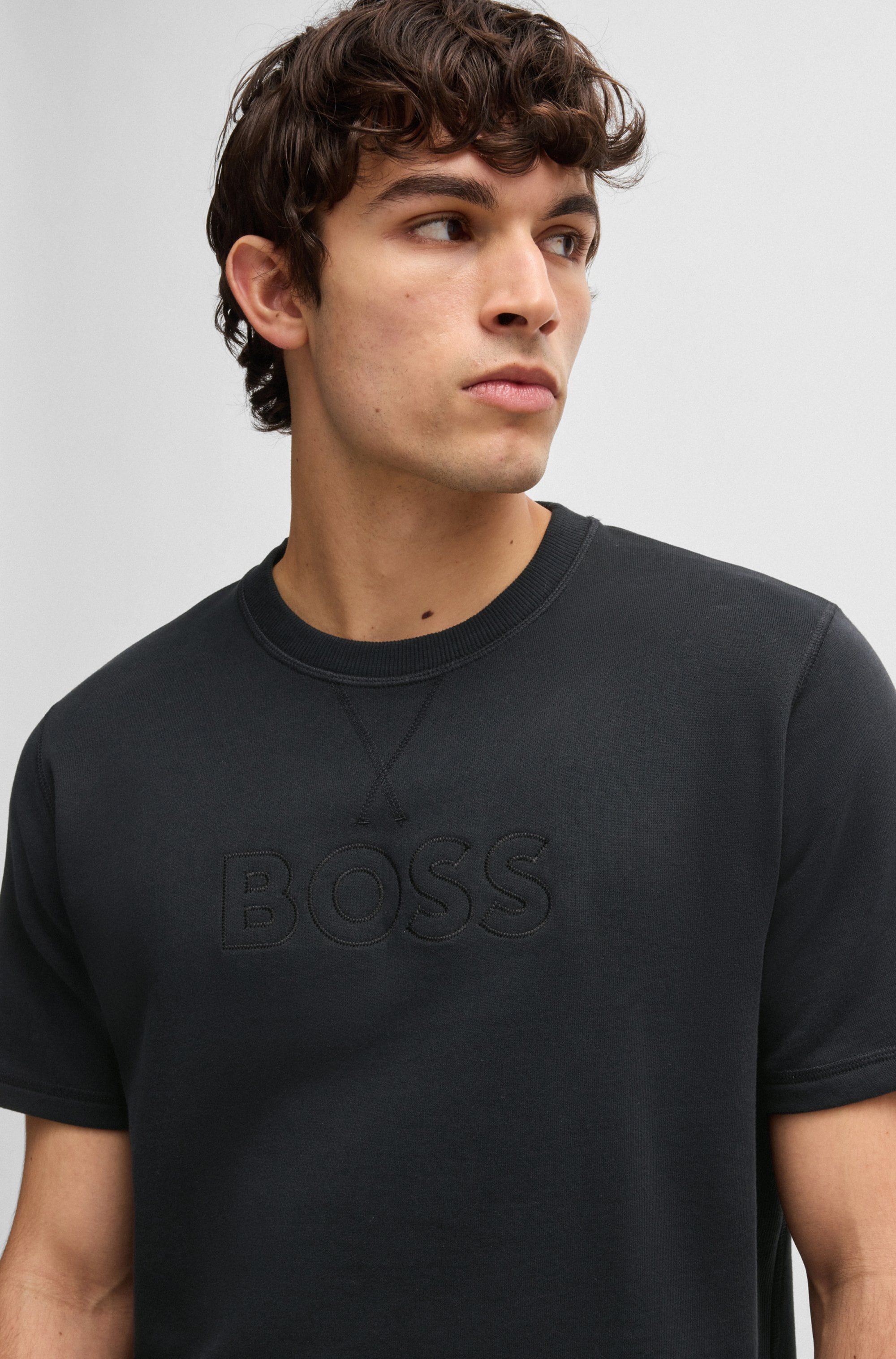 BOSS T-Shirt »David«, mit grosser Logostickerei