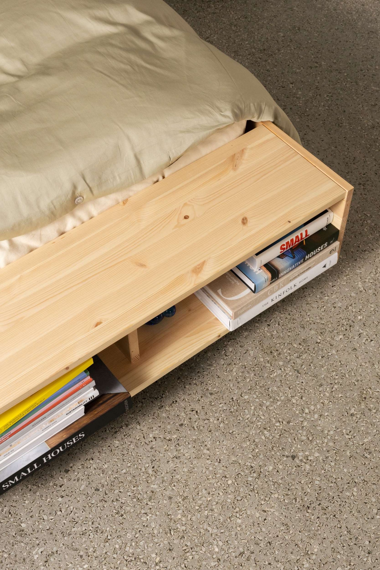 Karup Design Stauraumbett »Merge Bed Bettgestell m. integrierter Bank m. Stauraum, mehrere Grössen«, inkl. Lattenrost, excl. Matratze, FSC®-zertifiziertes Massivholz