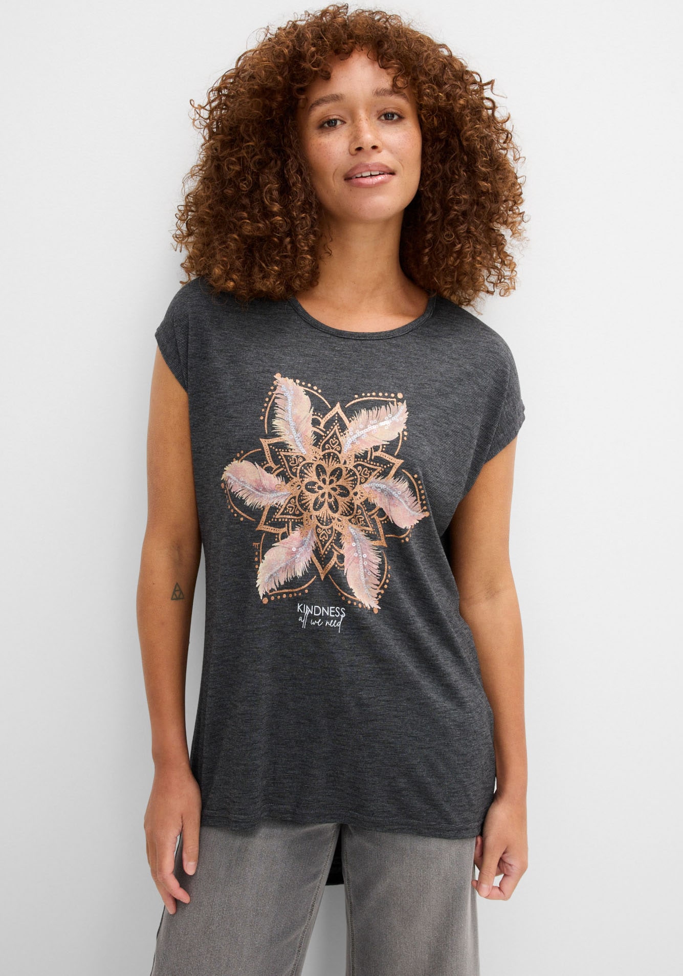 Image of bonprix T-Shirt A-Linie, Kurzarm, aus Viskose und Polyester, mit Rundhalsausschnitt