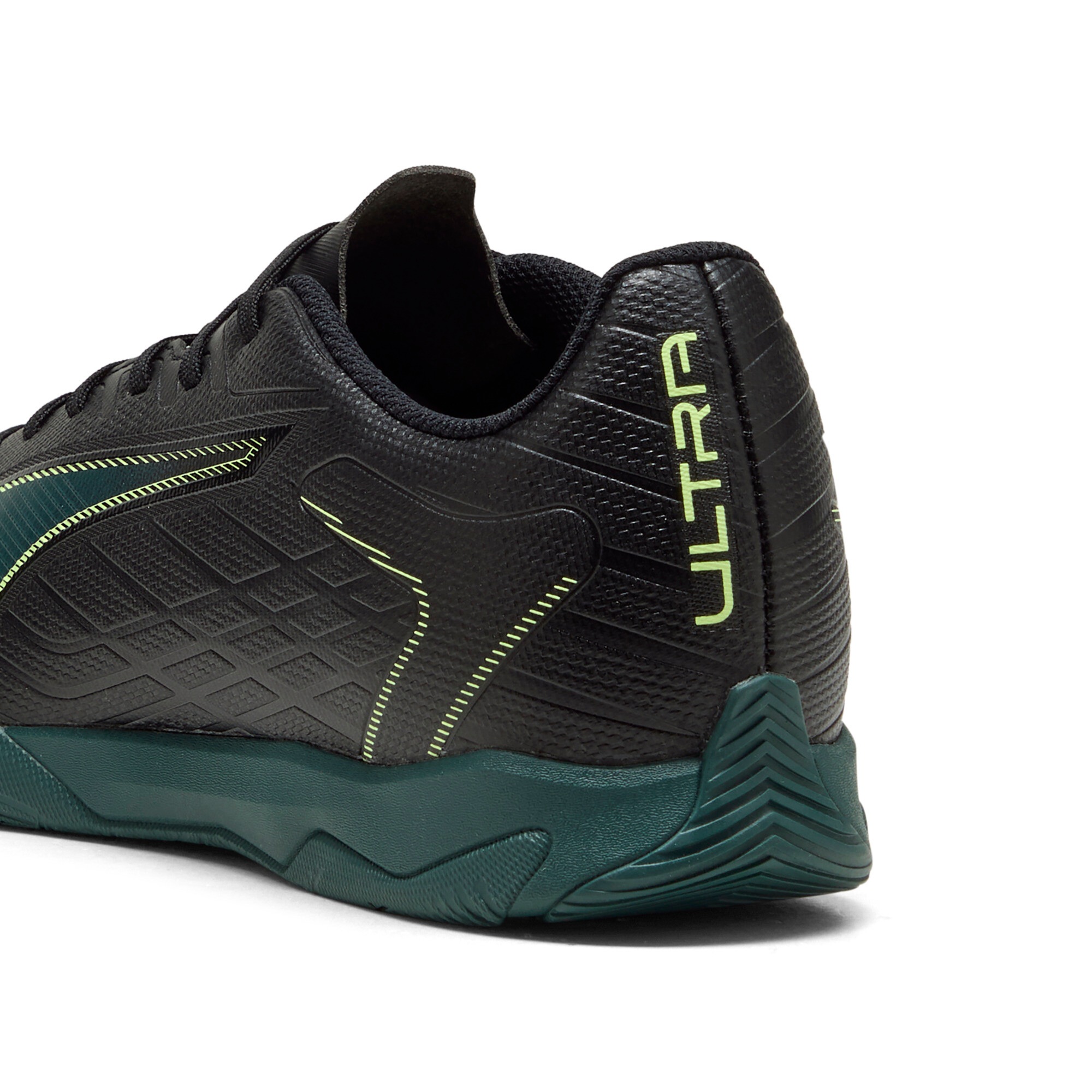 PUMA Chaussure de football »ULTRA 6 PLAY IT«