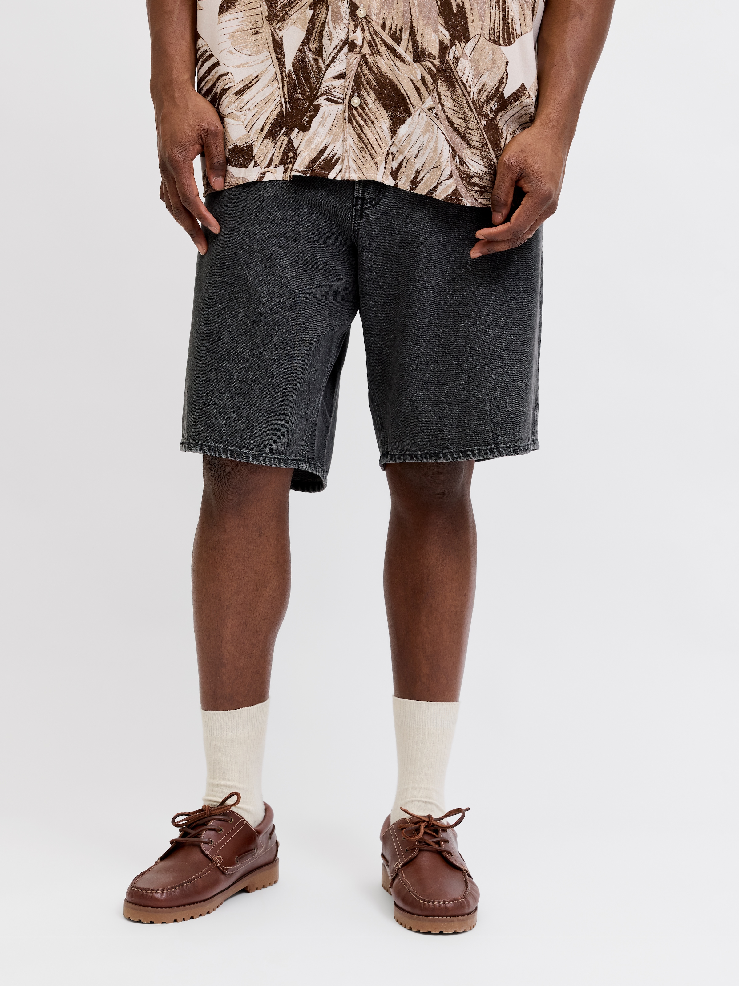 Image of Jack & Jones PlusSize Jeansbermudas "JJITONY JJORIGINAL SHORT" Five-Pocket-Design, relaxed fit
