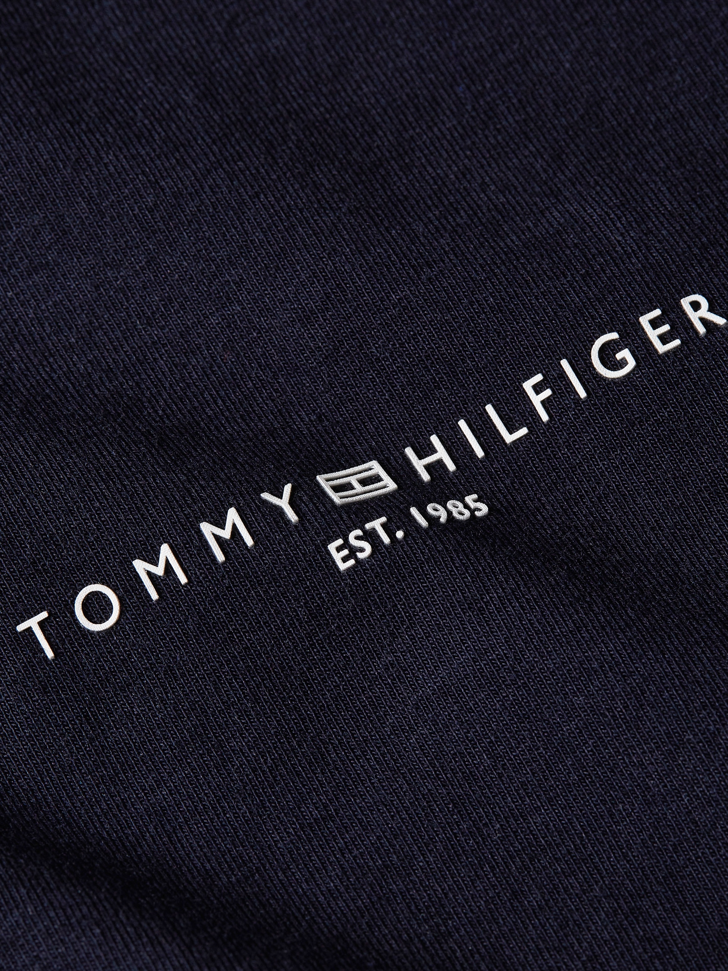 ♕ Tommy Hilfiger Langarmshirt »1985 REG MINI CORP LOGO C-NK LS«, mit  Logo-Schriftzug auf der Brust versandkostenfrei bestellen