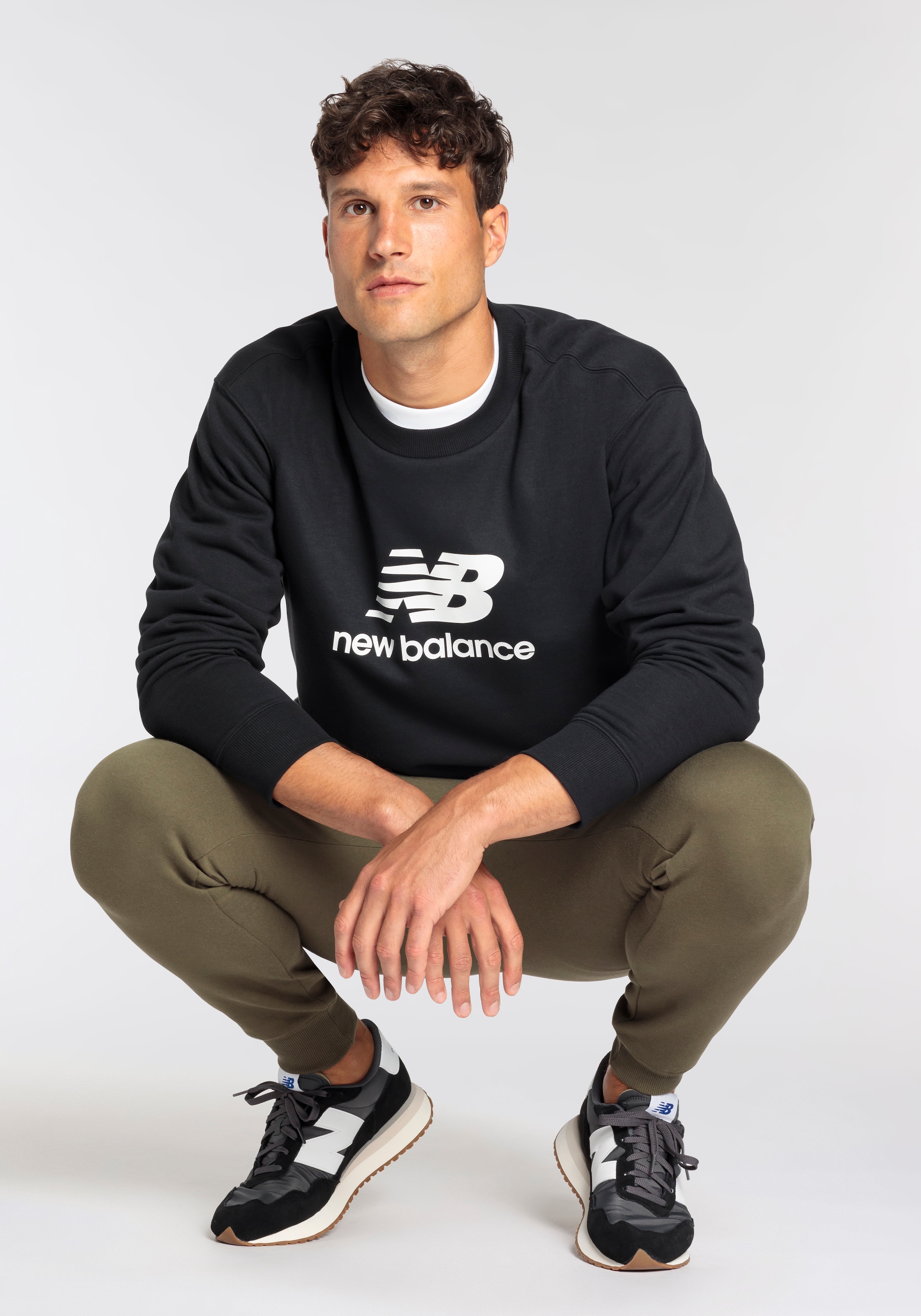 New Balance Sweatshirt »SPORT ESSENTIALS FRENCH TERRY LOGO CREW«