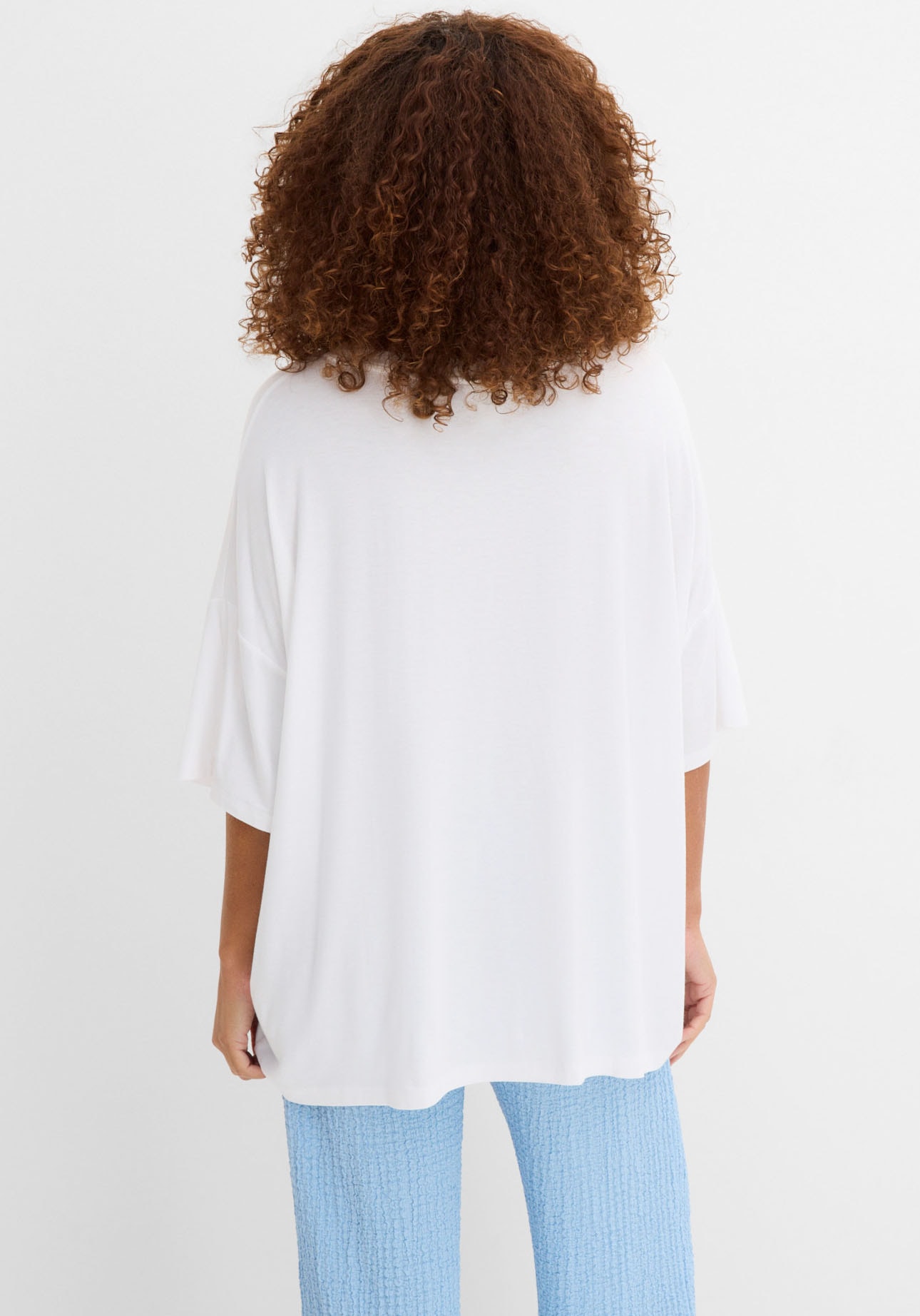 bonprix T-shirt oversize oversize Passform, Halbarm-Design, aus Viskose und Elasthan