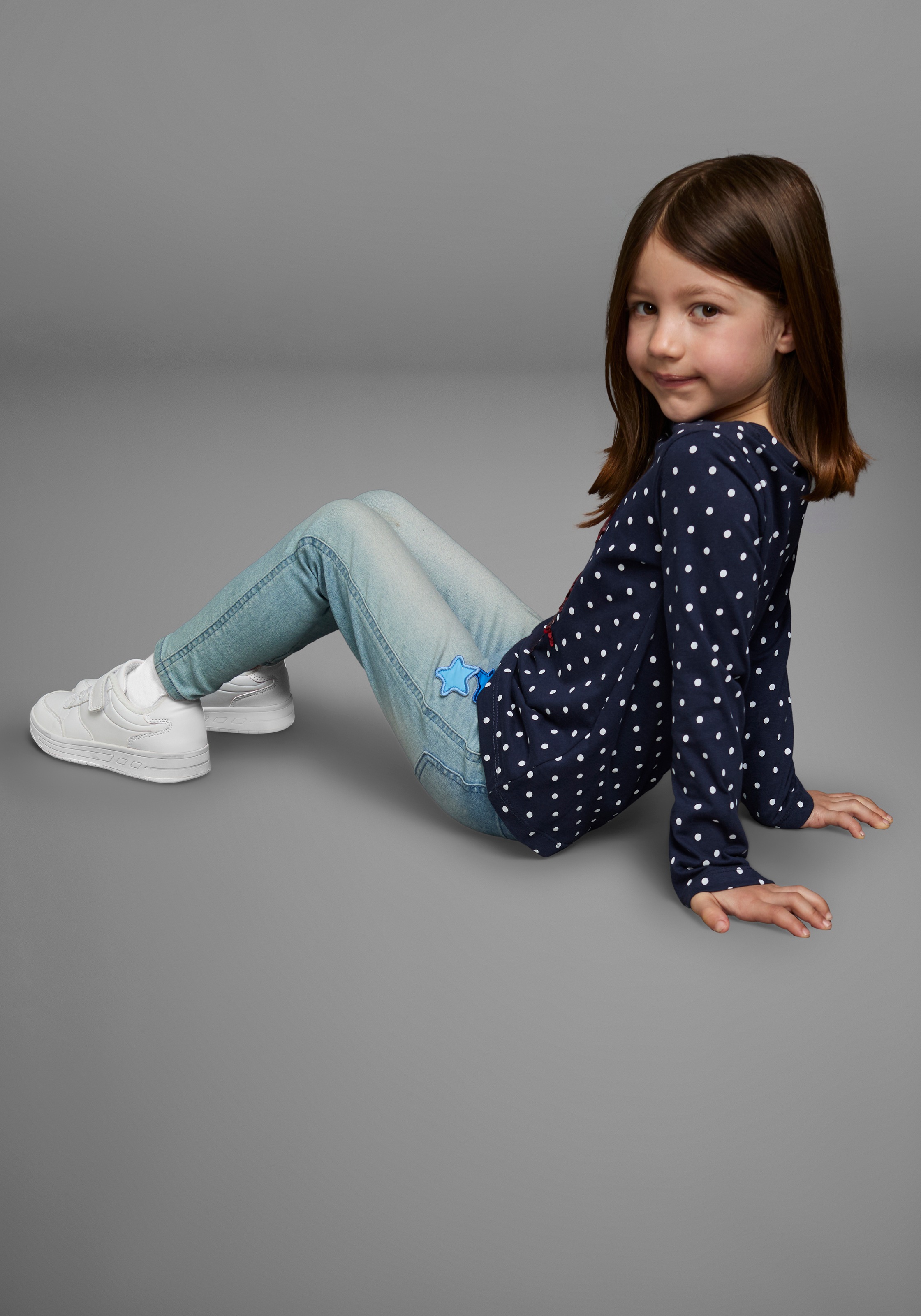 KIDSWORLD Langarmshirt »für kleine Mädchen«, Langarm, Basic-Passform, bedruckt, Rundhalsausschnitt