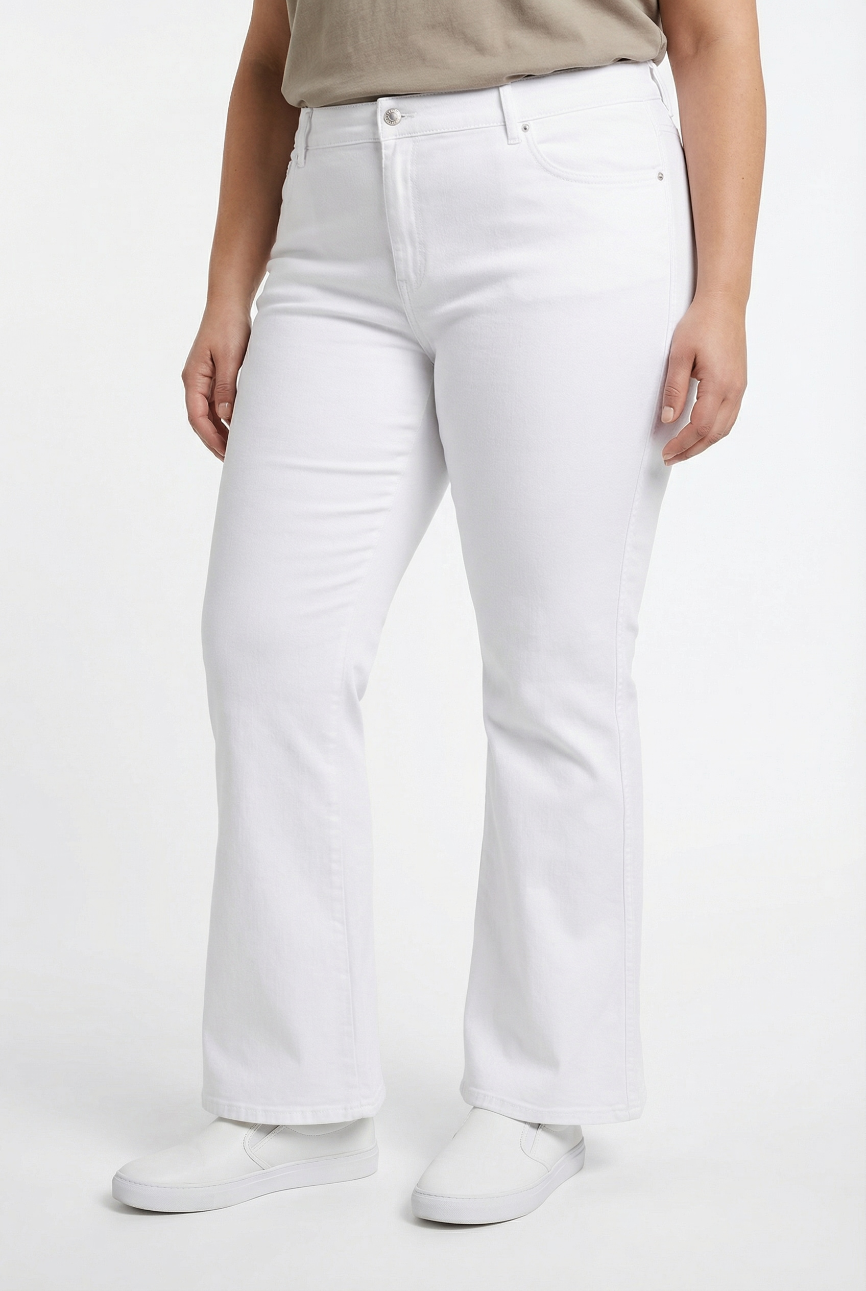 Image of Tommy Hilfiger Curve Bootcut-Jeans "CRV DNM WHITE FLARE RW" in grossen Grössen, in ausgestellter Form