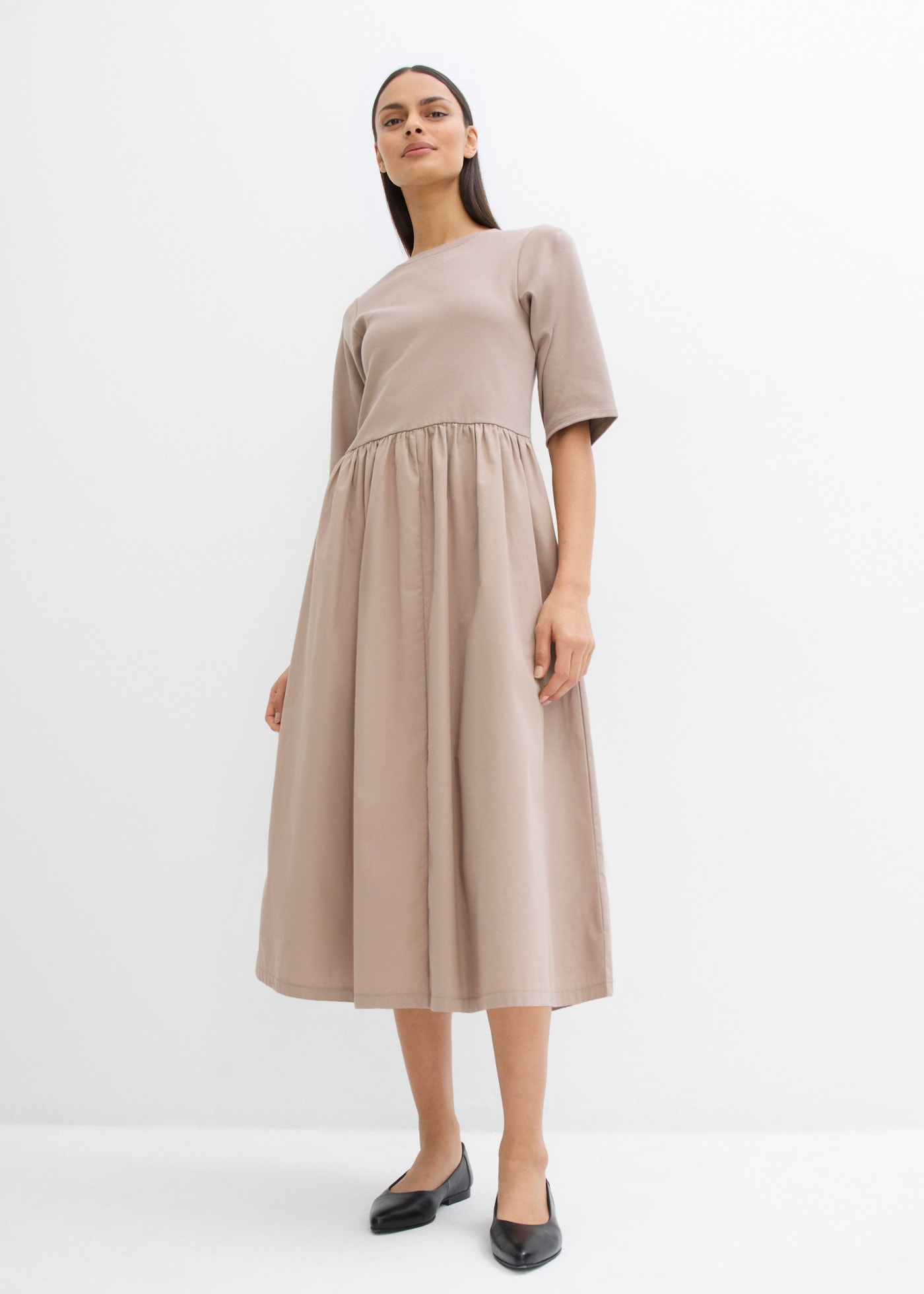 Image of bonprix Midikleid aus Baumwolle, A-Linien-Passform, Kurzarm-Design, Midilänge