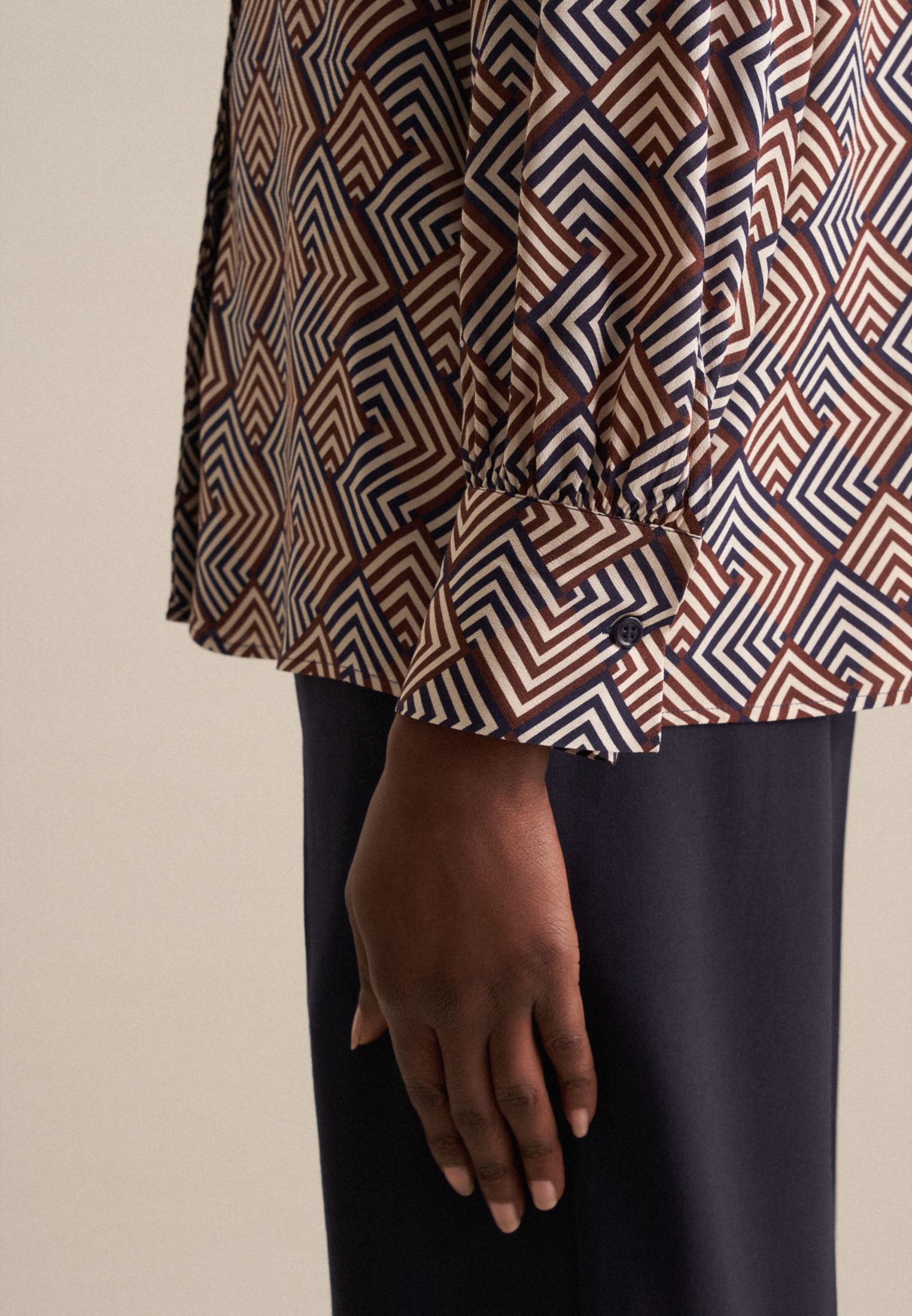 seidensticker Hemdbluse »Schwarze Rose«, Langarm Kragen Geometrische Muster