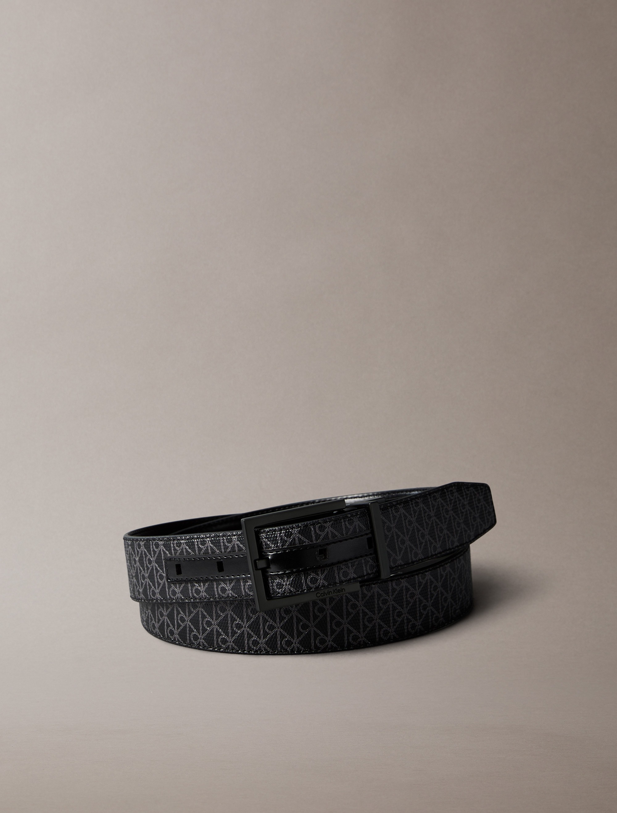 Image of Calvin Klein Jeans Synthetikgürtel "SQUARE BUCKLE 32MM REV" Grössenverstellbar
