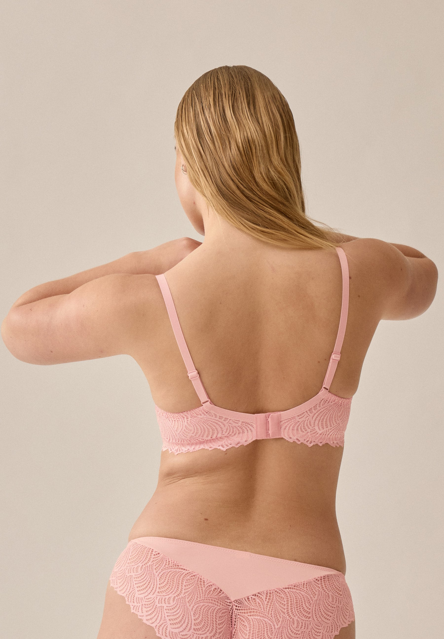 Naturana Soutiens-gorge moulés »The Friday« 1 cuis tlg., mit Bügel, mit Spitze, feminin, weich, bequem