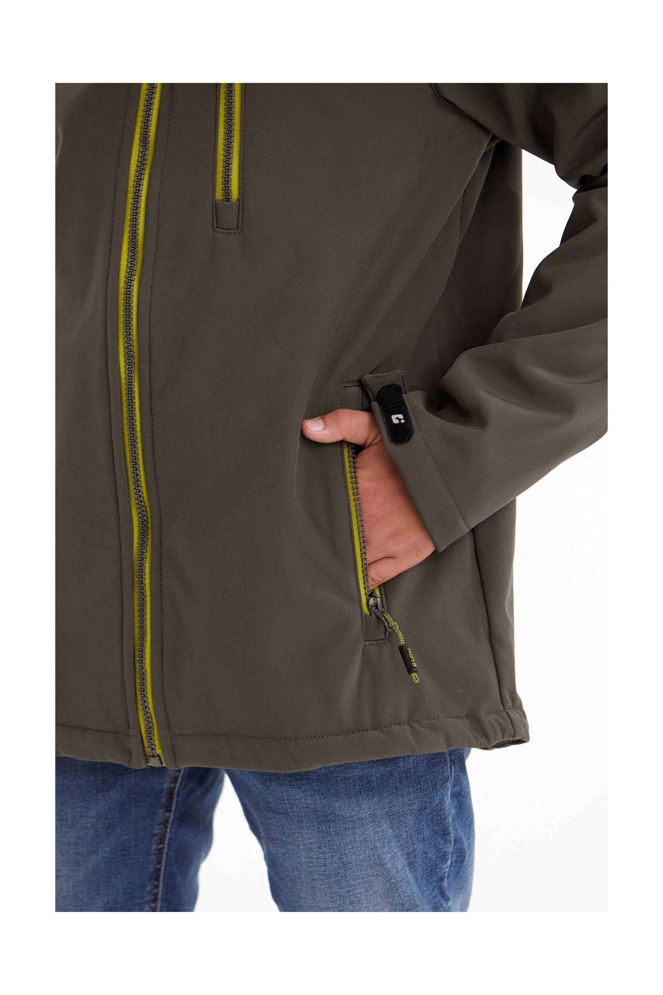 Killtec Softshelljacke »Boys Softshelljacke«, Wasserabweisende Softshelljacke mit Kapuze, Fleece und PFAs-frei