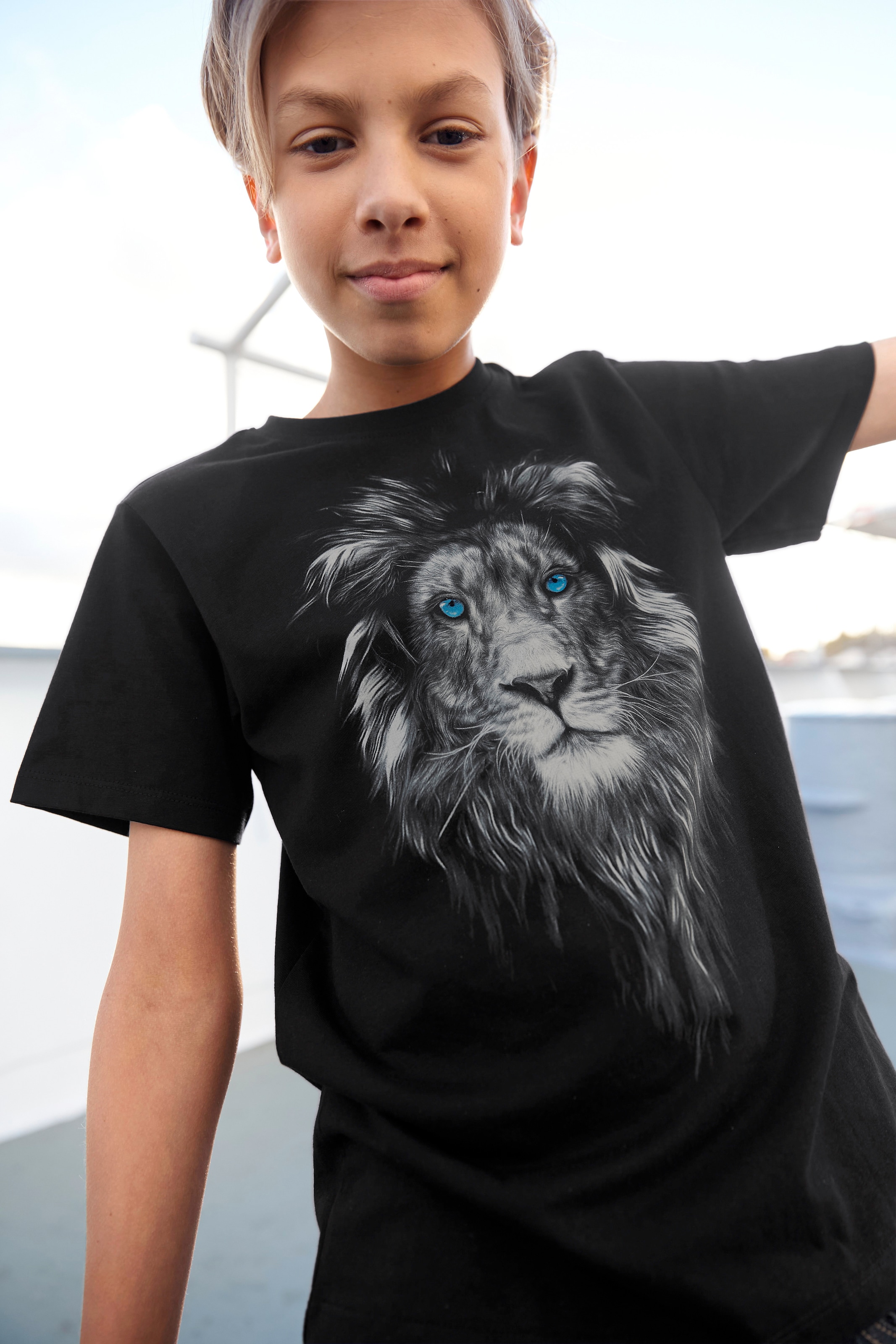 KIDSWORLD T-Shirt »LION WITH EYES« auf BLUE versandkostenfrei