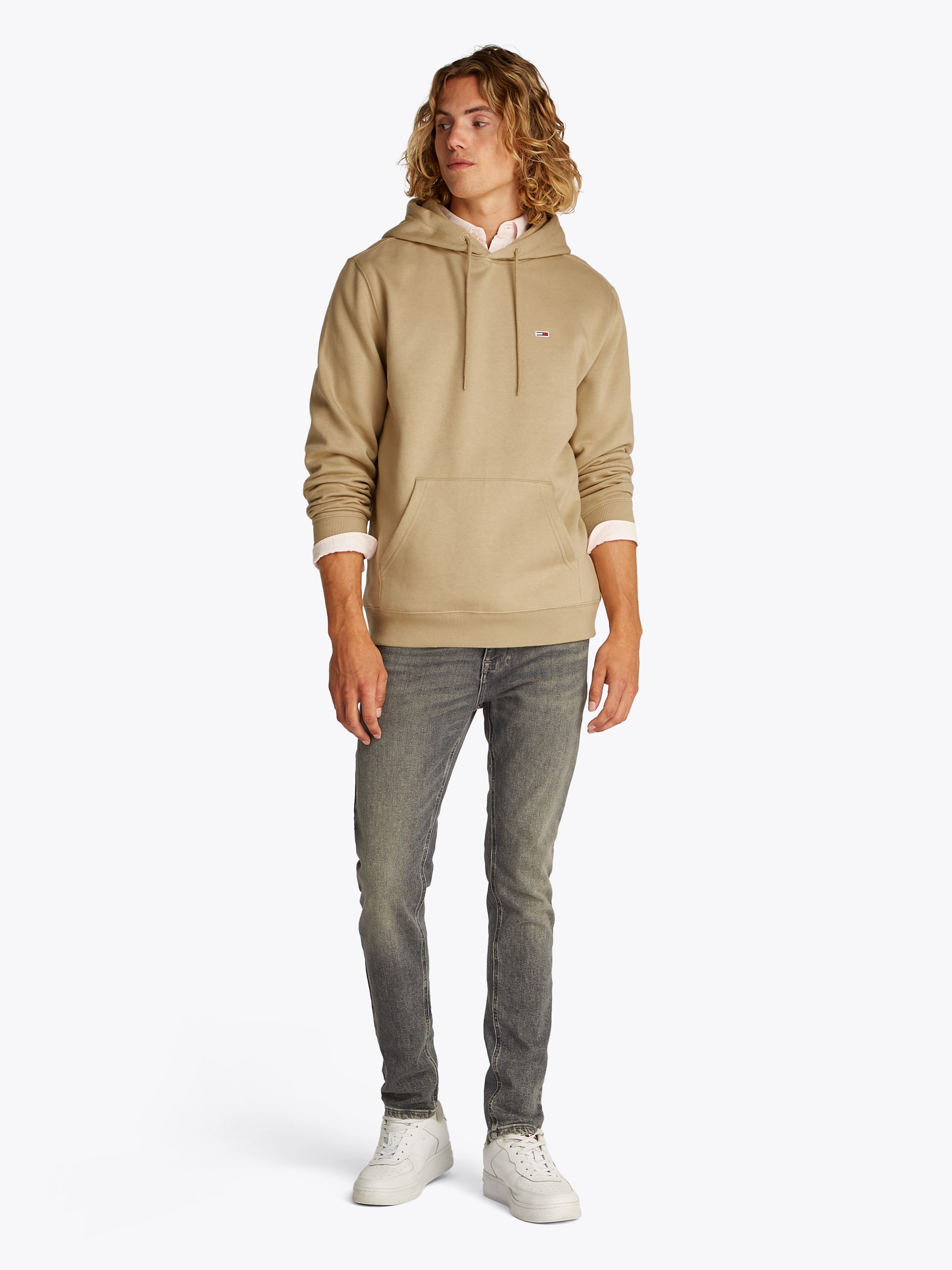 Tommy Jeans Sweatshirt »TJM REG S FLAG HOODIE«, mit bestickten Markenlogo auf Brusthöhe