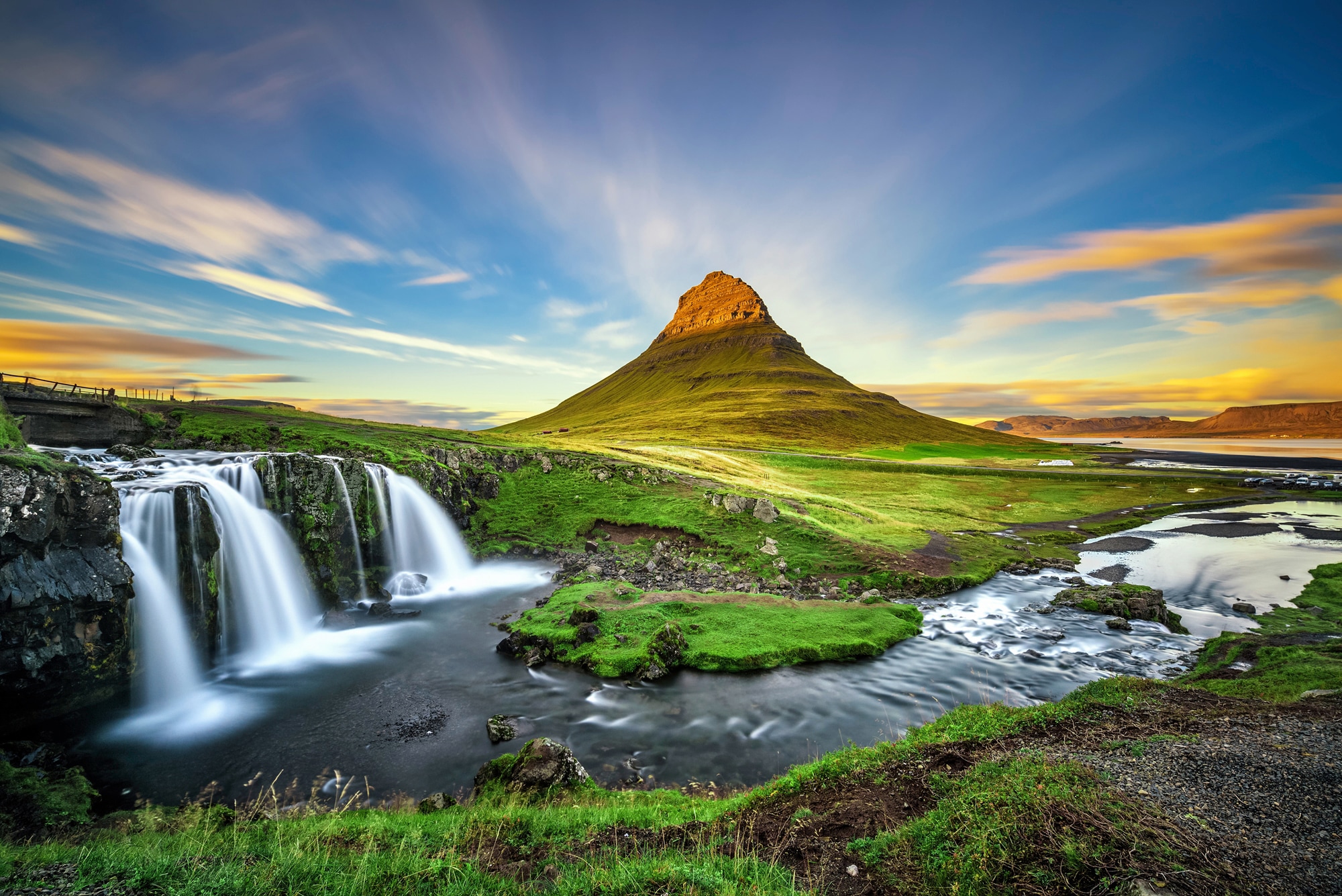 Image of Papermoon Fototapete "KIRKJUFELL-WASSERFALL FLUSS ISLAND BERG SONNENUNTERGANG"