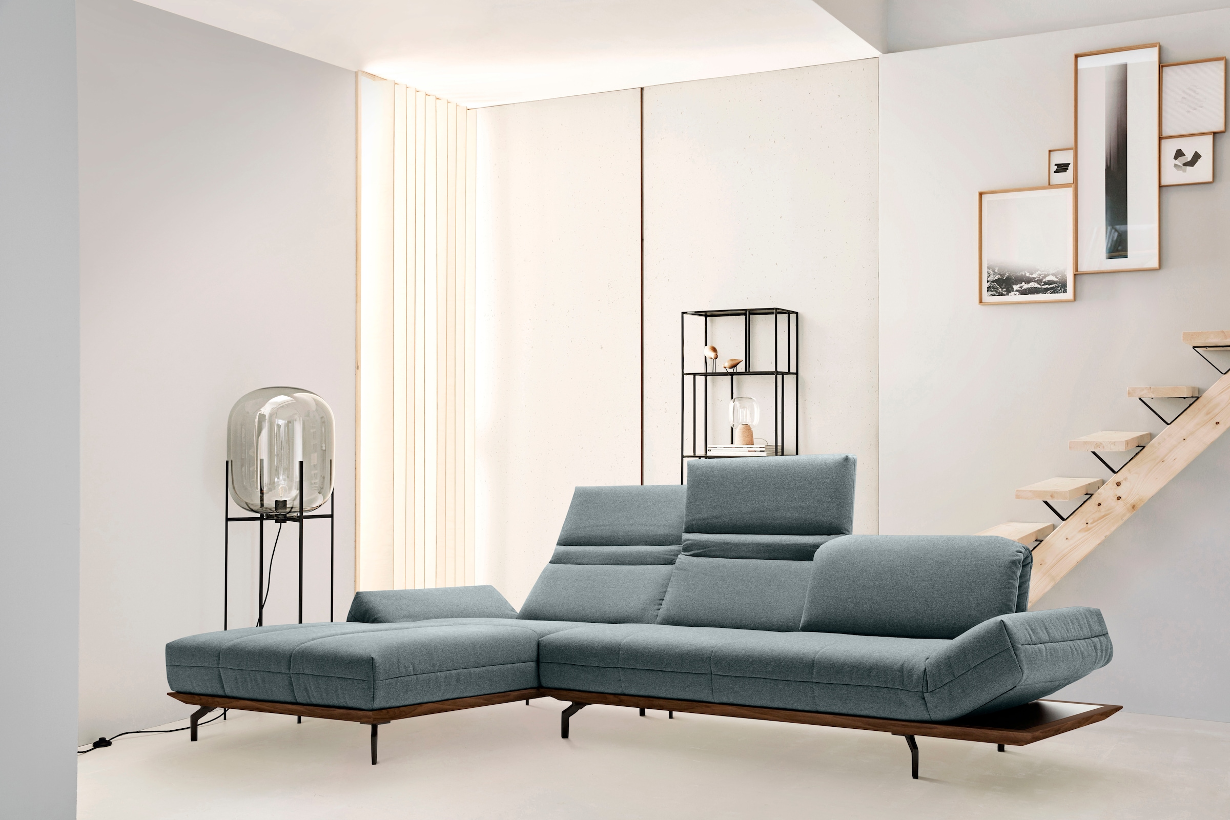 Image of Creation BY ROLF BENZ Ecksofa "CR.420, Designecksofa, bequem, verstellbare Rückenlehne, L-Form" in 2 Qualitäten, Holzrahmen in Eiche Natur oder Nussbaum, Breite 313 cm