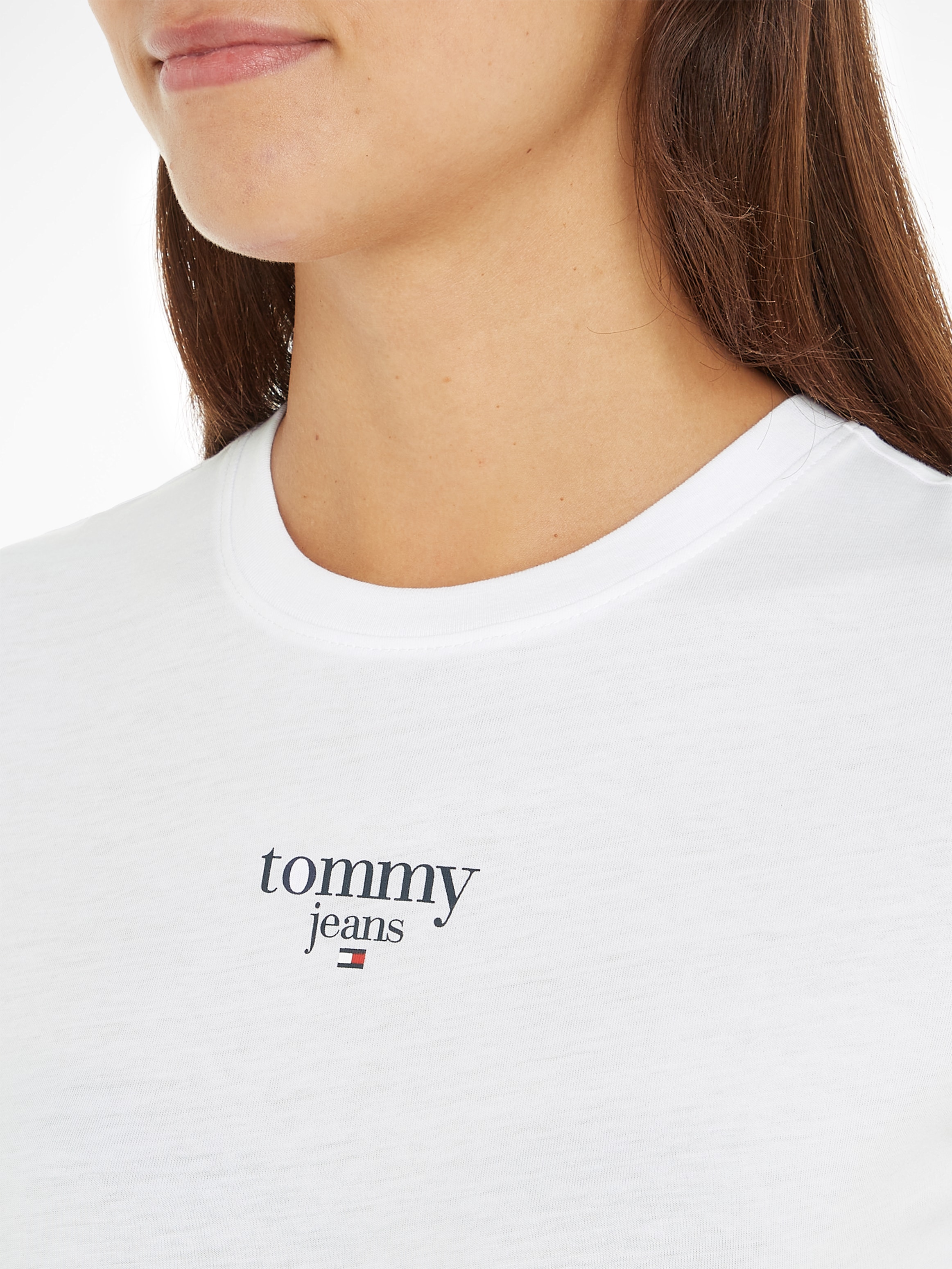 Tommy Jeans Rundhalsshirt »TJW SLIM ESSENTIAL LOGO 1 SS EXT«, mit Tommy Jeans Logoschriftzug, Rundhals