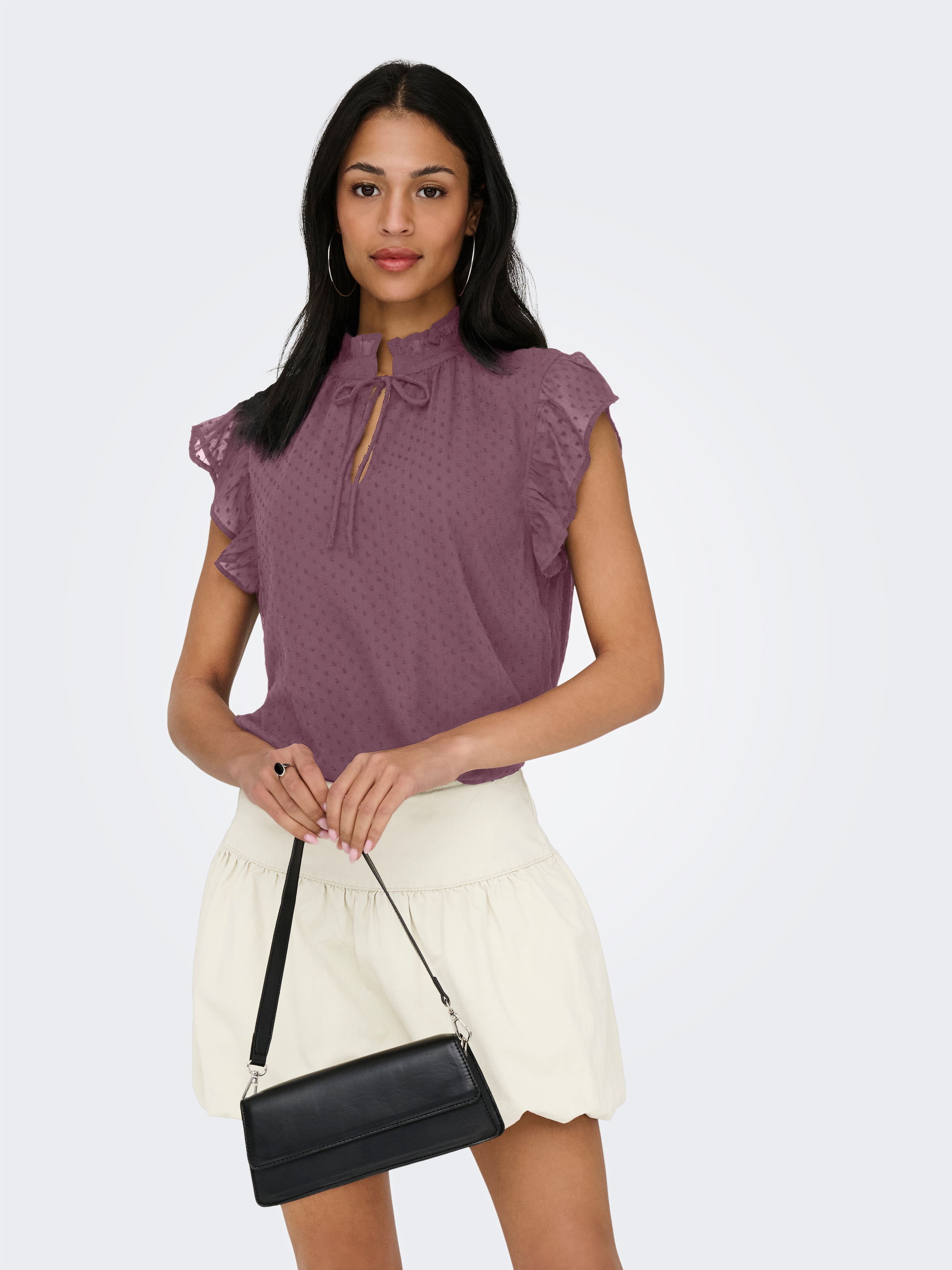 ONLY Spitzenbluse »ONLLANDAU DOBBY FRILL V-NECK TOP WVN« Kunstfaser