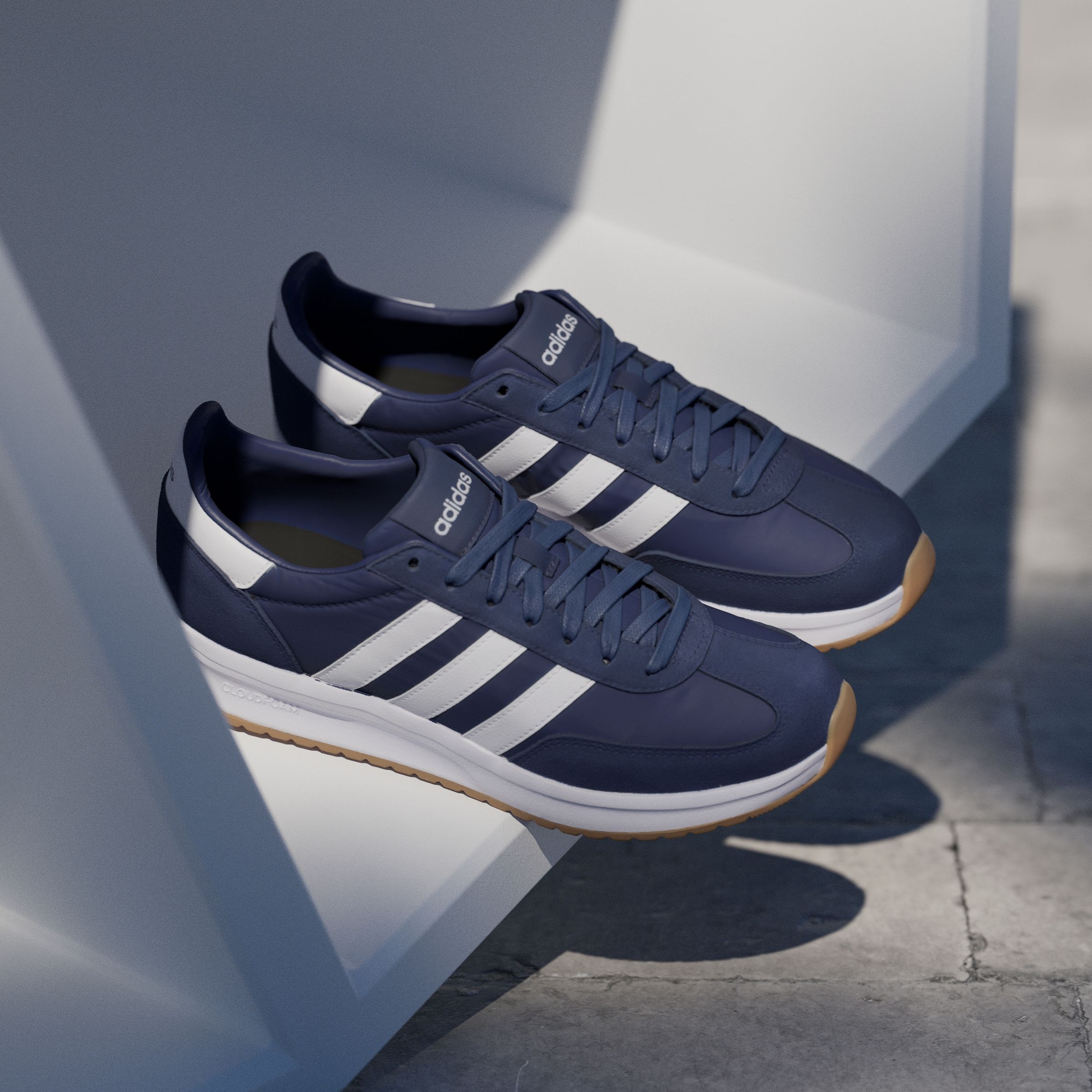 adidas Sportswear Sneaker »RUN 70S 2.0«, inspiriert vom Design des adidas SL72