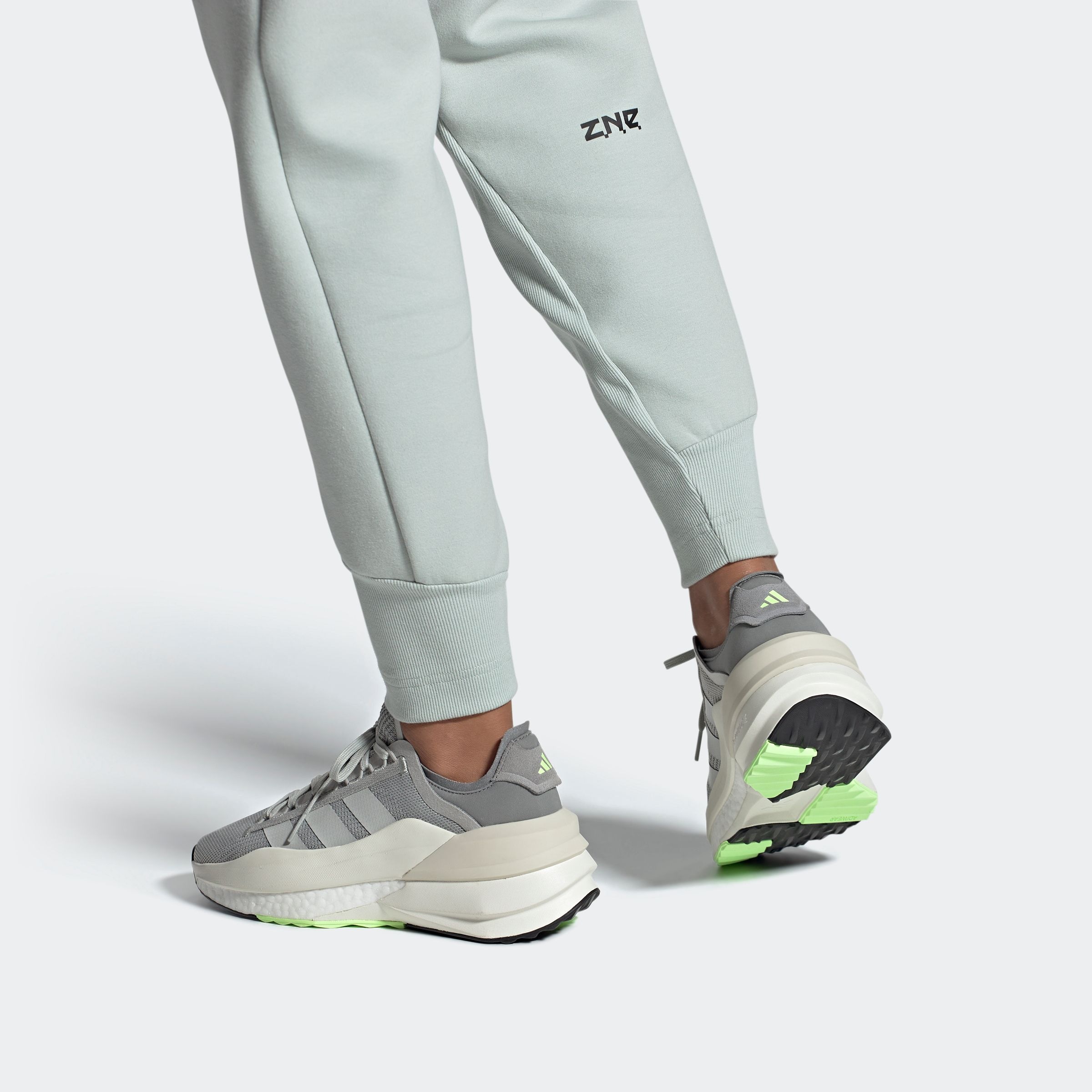adidas Sportswear Sneaker »AVRYN_X«