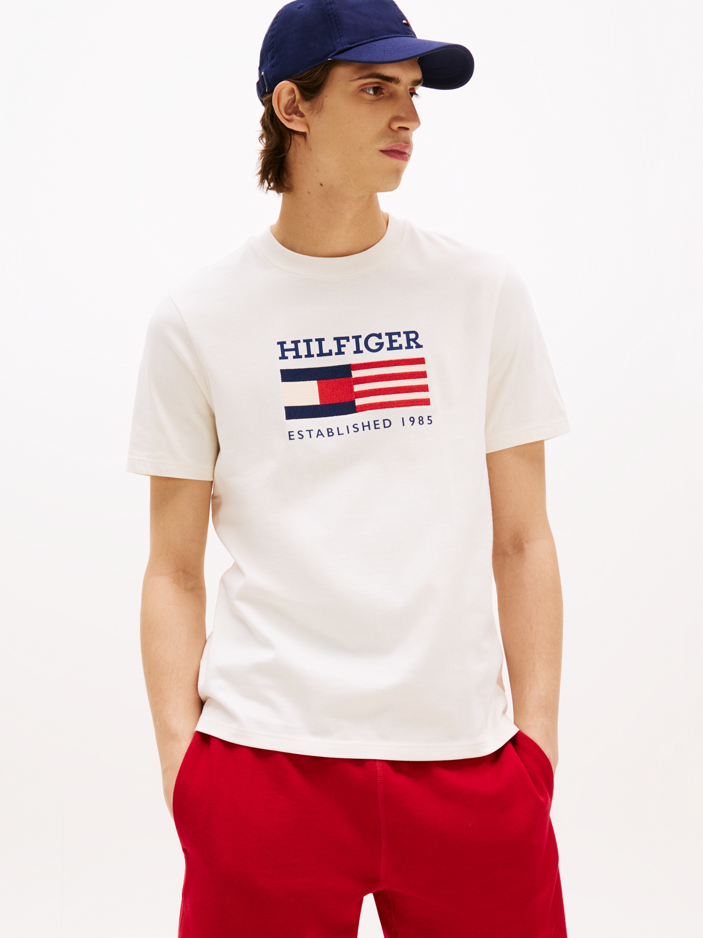 Image of Tommy Hilfiger T-Shirt "AMERICANA MONOTYPE FLAG BOX TEE" Mit markanter Stickerei