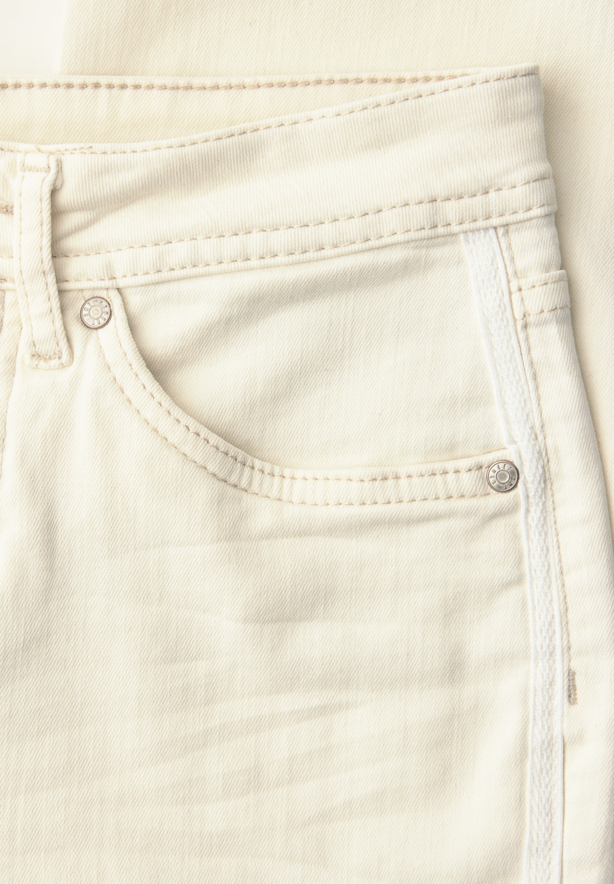 STREET ONE Slim-fit-Jeans »Style Tilly« Straight Legs Jeans mit fransigem Saum