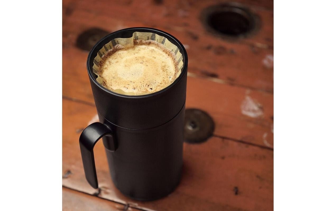 Zone Denmark Isolierkanne »Singles 1 L« 1 l Elegante Isolierkanne mit Klickverschluss