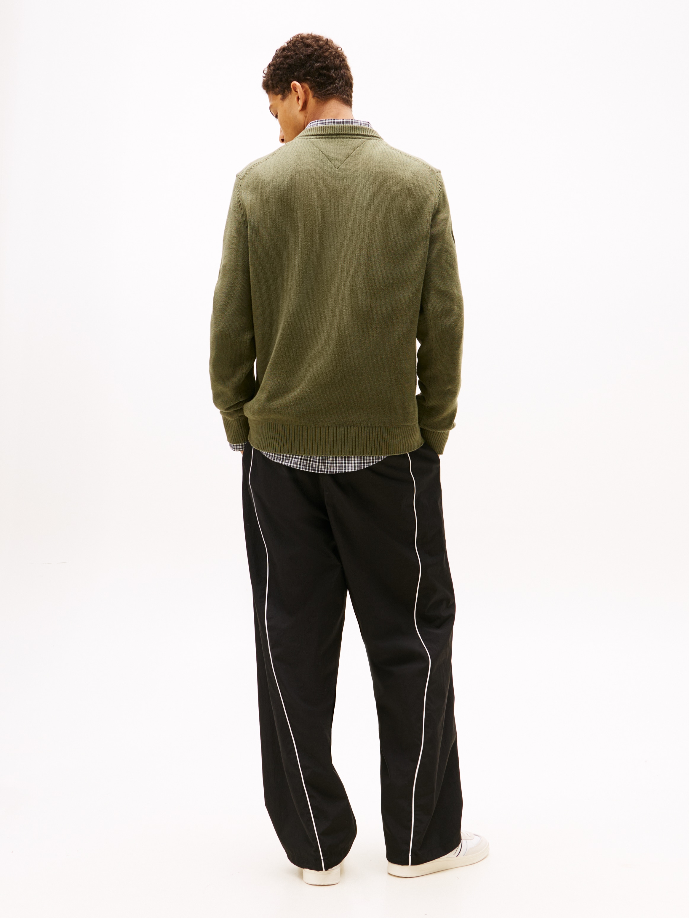 Tommy Jeans Rundhalspullover Slim fit mit Rundhalsausschnitt