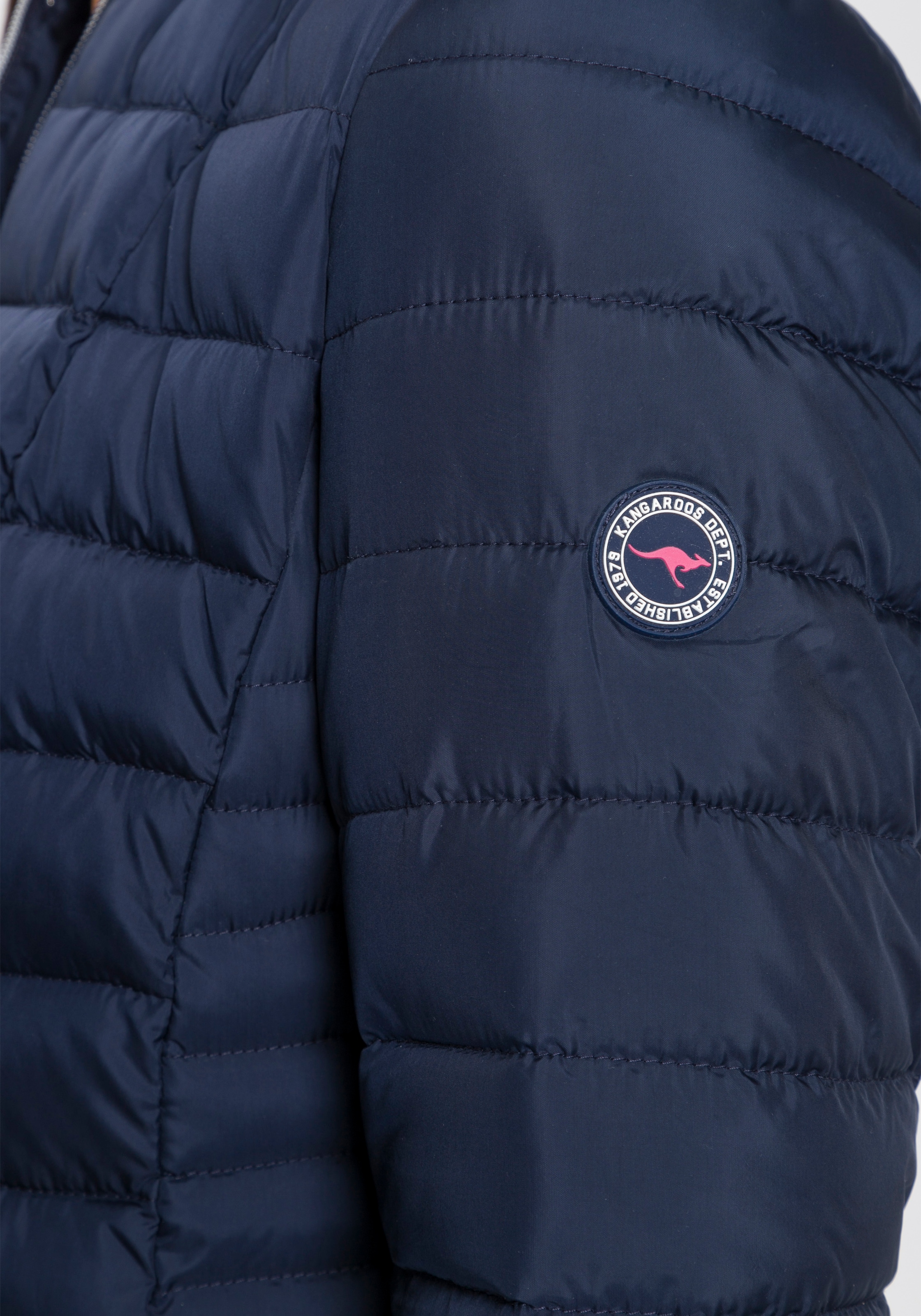 KangaROOS Steppjacke figurbetonter Schnitt,  hüftlange Passform
