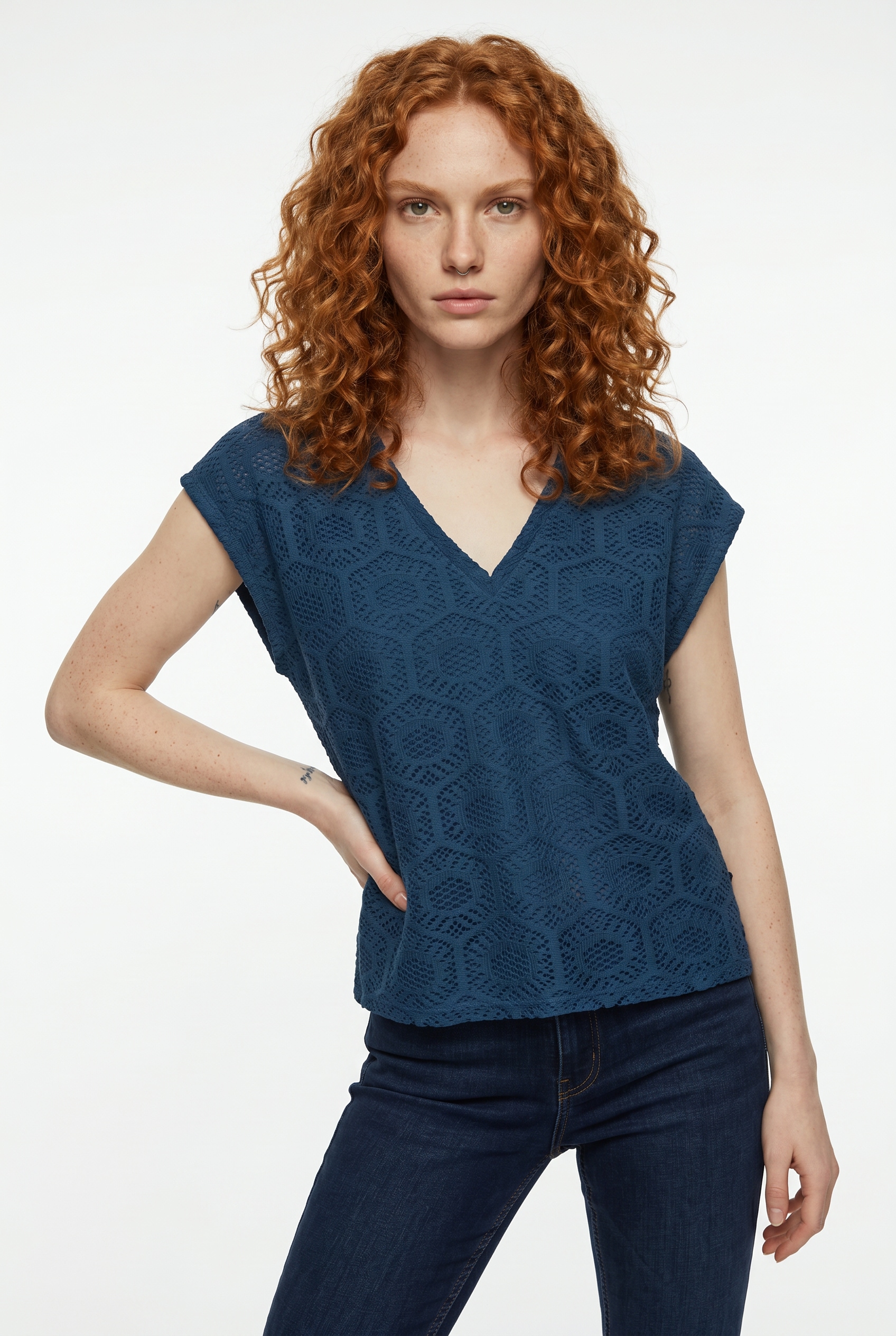 Vero Moda Spitzenshirt »VMIRIS CROCHET V-NECK T-SHIRT JRS BTQ«