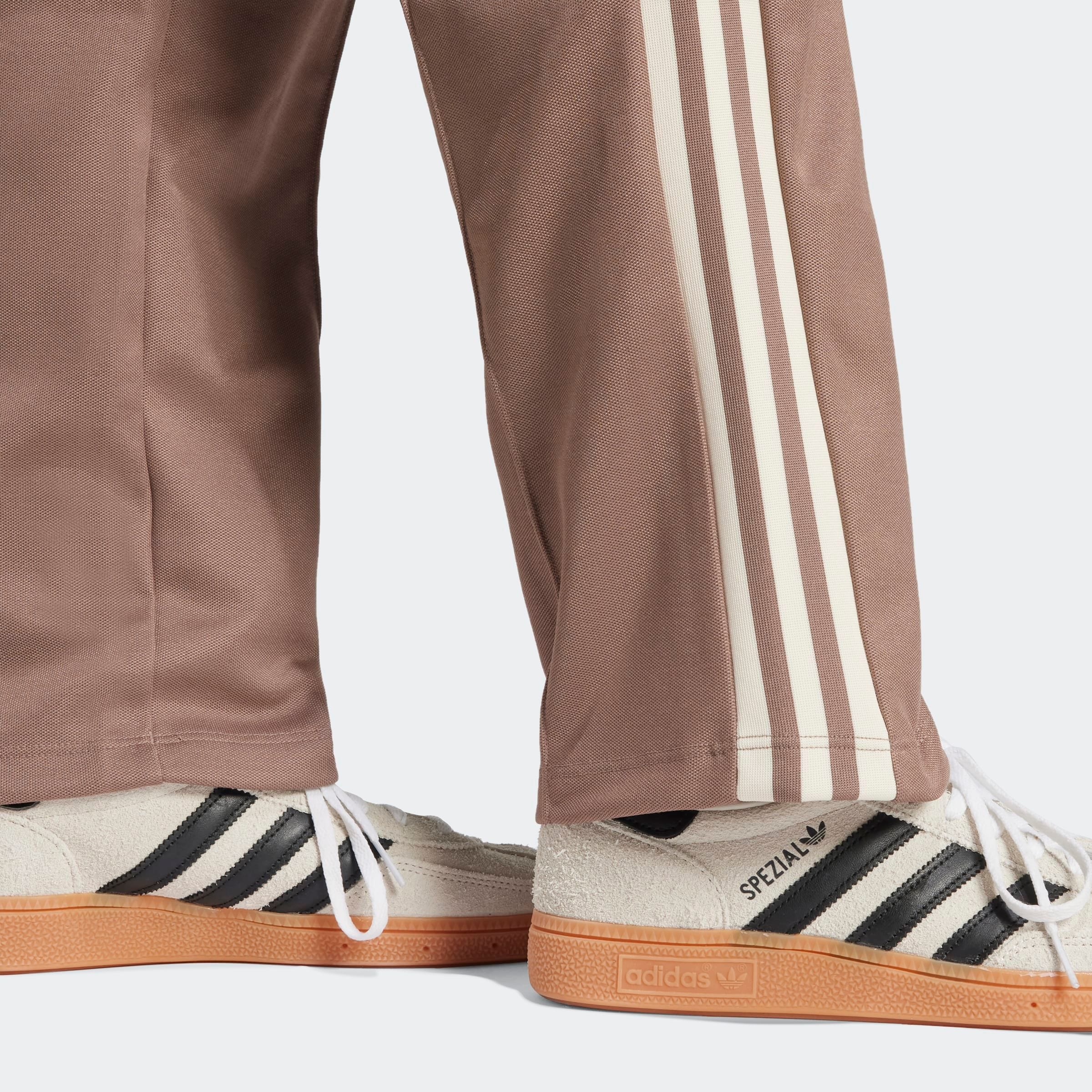 adidas Originals Sporthose »BECKENBAUER TP«, (1 tlg.), Retro Style, der gerade Schnitt mit schmal zulaufenden Bein