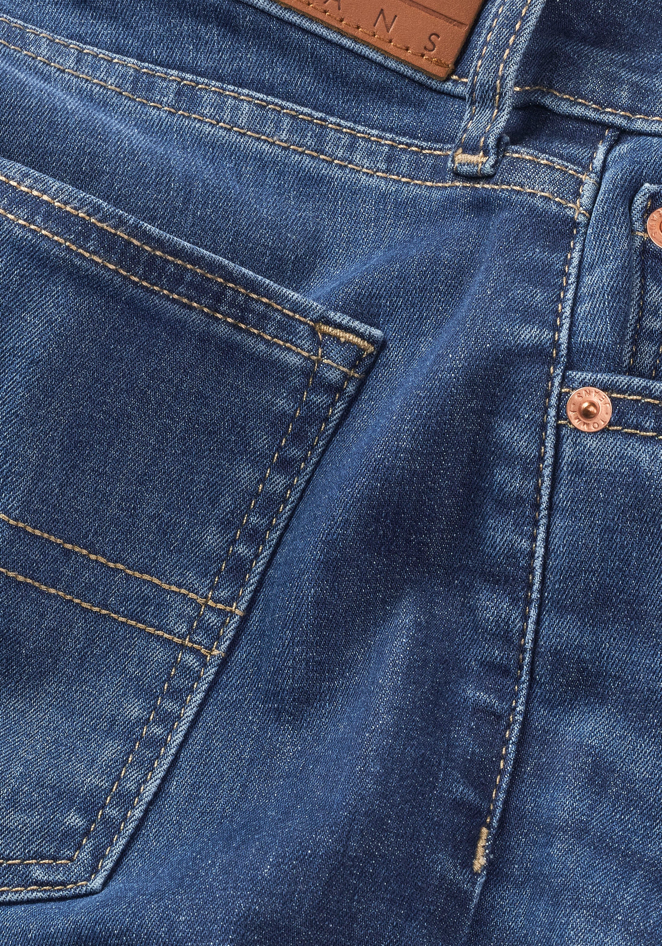 Tommy Jeans Skinny-fit-Jeans »Sylvia High Rise Skinny«, mit Logo-Badge