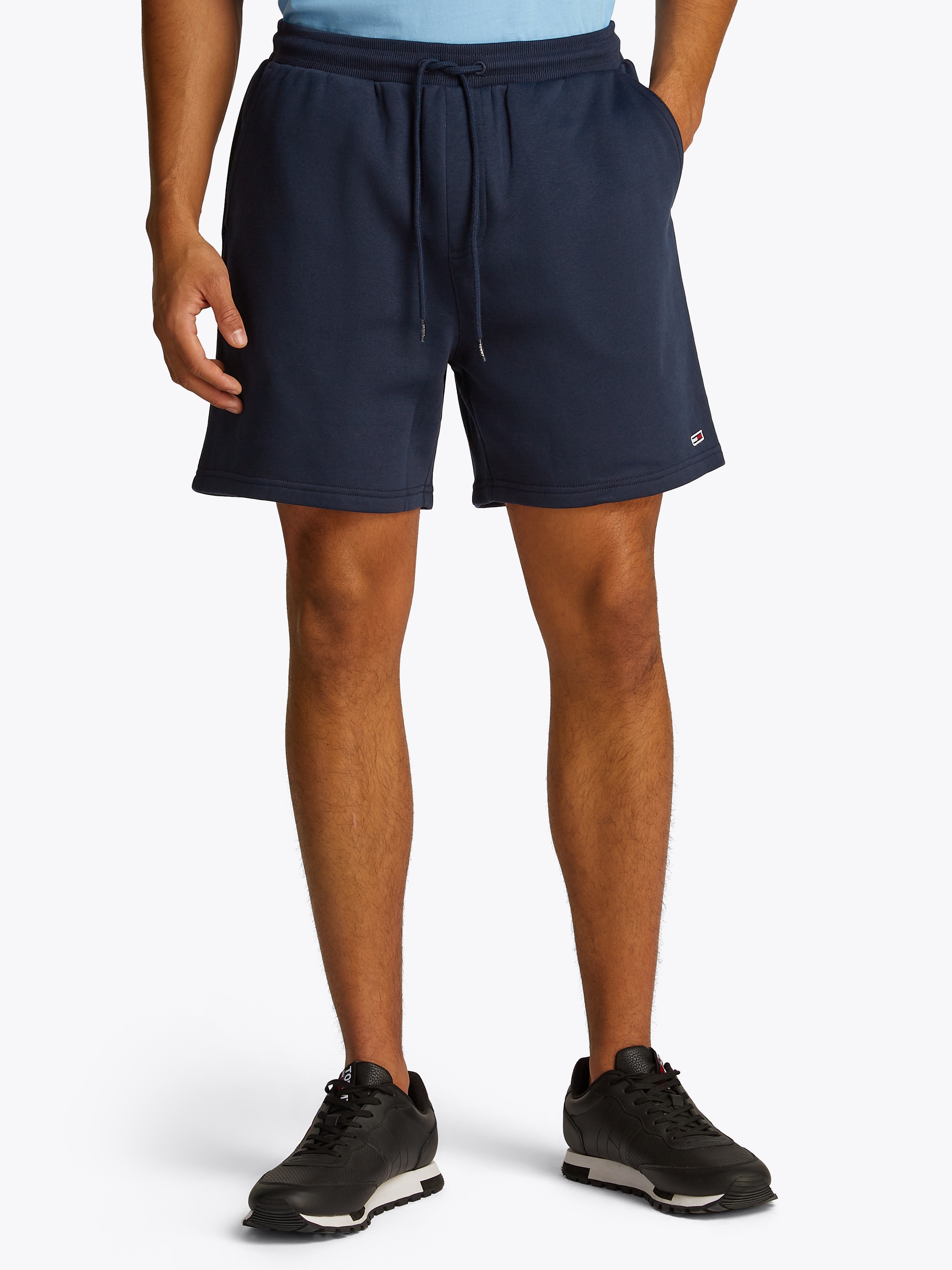 TOMMY JEANS Plus Sweatshorts »TJM S FLAG BEACH SHORT EXT«, Mit elastischem Bund