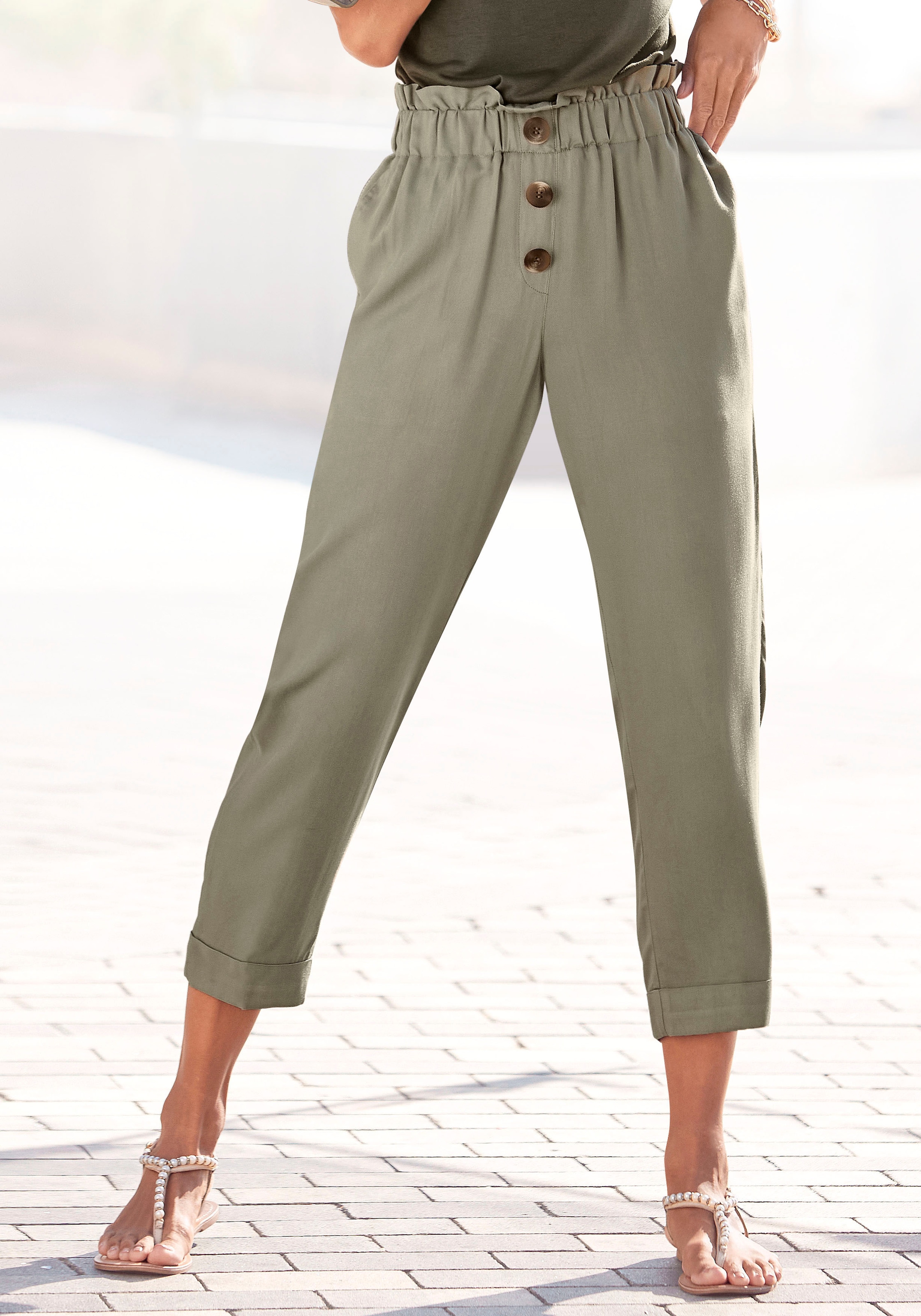 Image of LASCANA Paperbag-Hose mit Zierknöpfen und Elastikbund, leichte Hose, gekrempelter Hosensaum