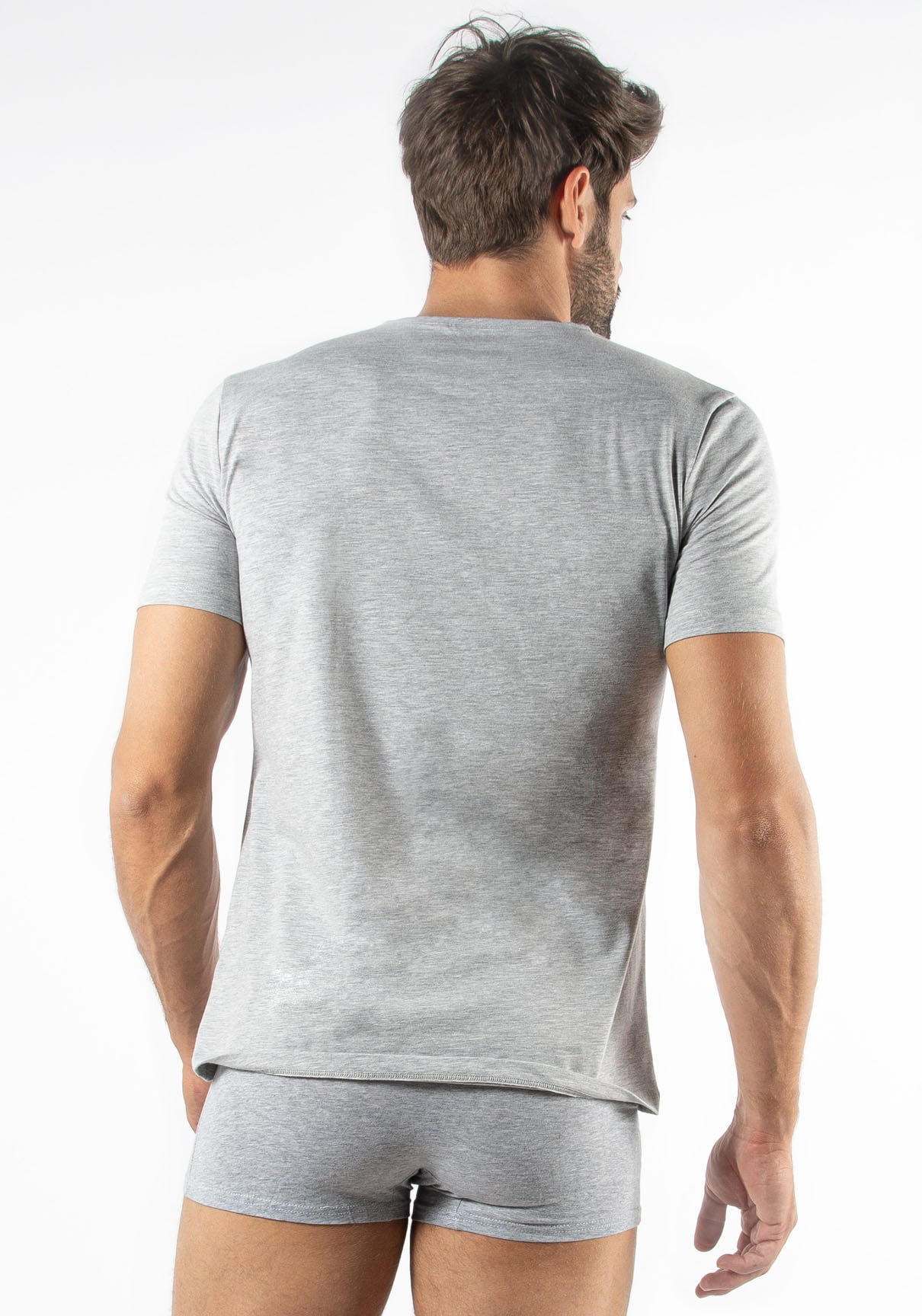 Fila T-Shirt, mit klassischem Rundhalsausschnitt und Kurzarm