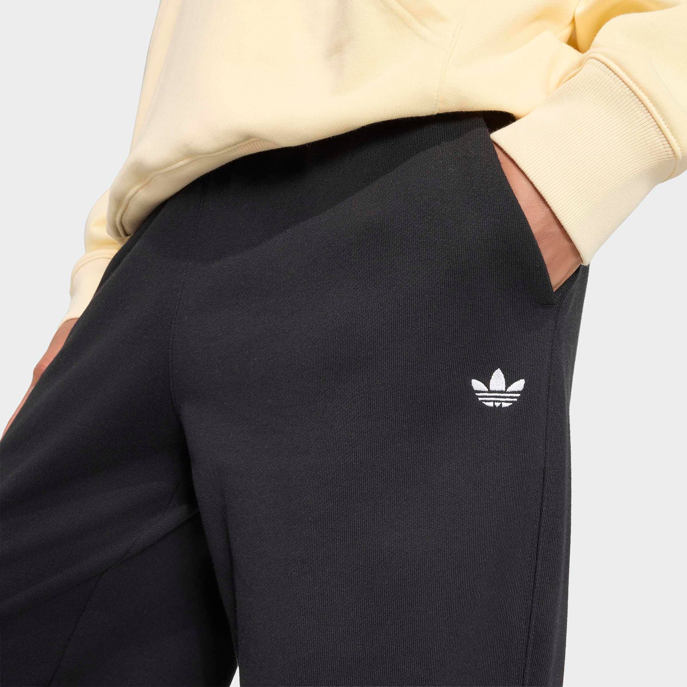 adidas Originals Sporthose »ESSENTIALS FRENCH TERRY«  mit Baumwolle, normale Weite