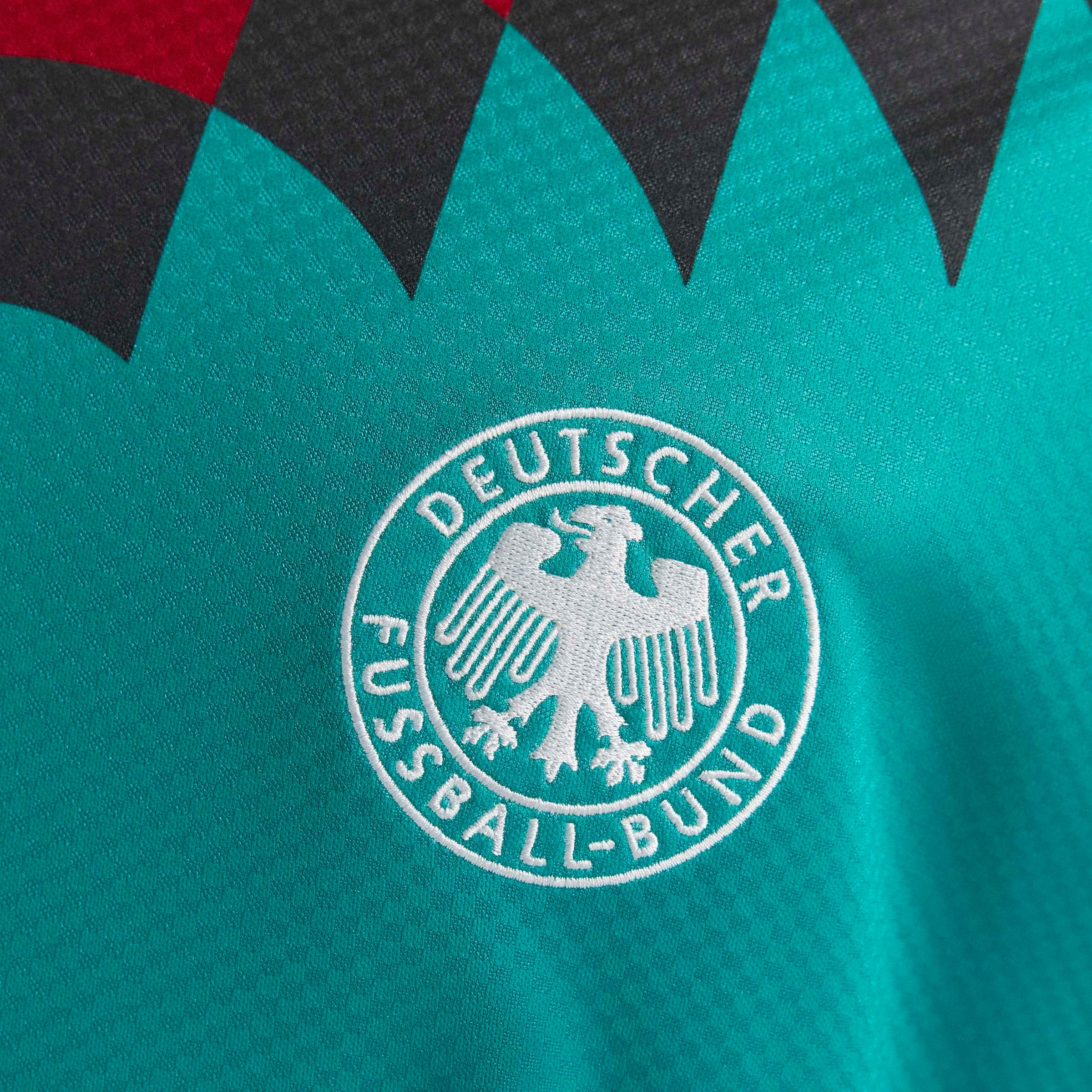 adidas Performance Maillot de foot »DFB A JSY 94« avec encolure en V, coupe ample, en maille jacquard