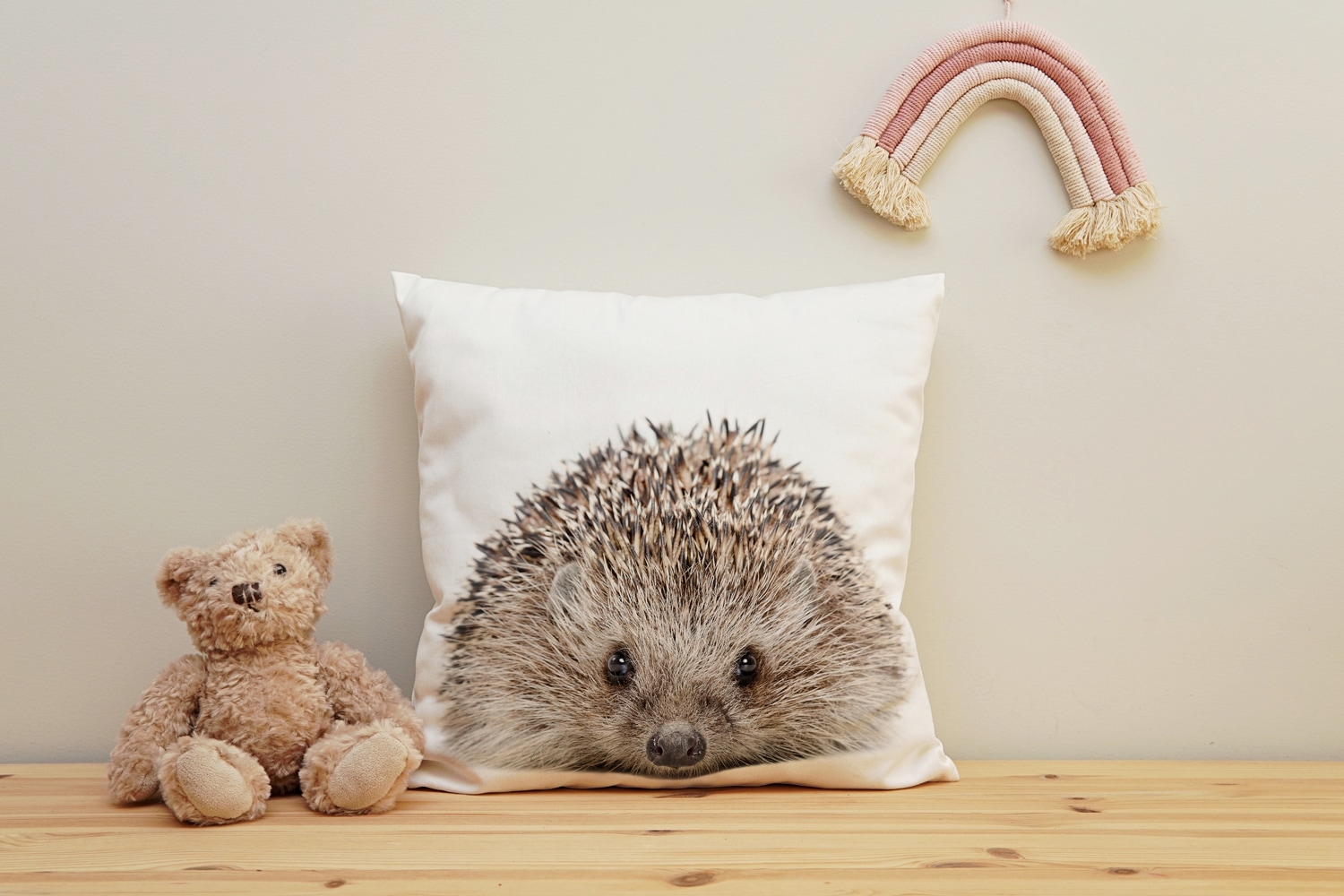 Image of queence Dekokissen "Igel" Kissenhülle mit HD Premium Druck, geruchsneutral, 40x40cm
