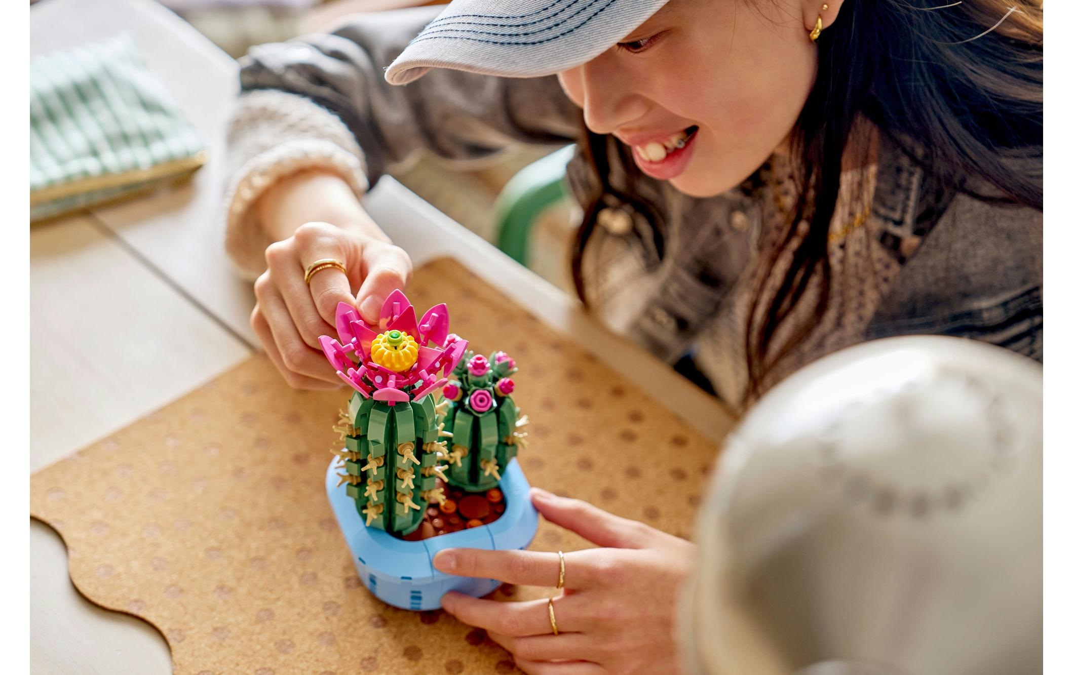 LEGO® Konstruktionsspielsteine »Botanicals Blühender Kaktus 11509«