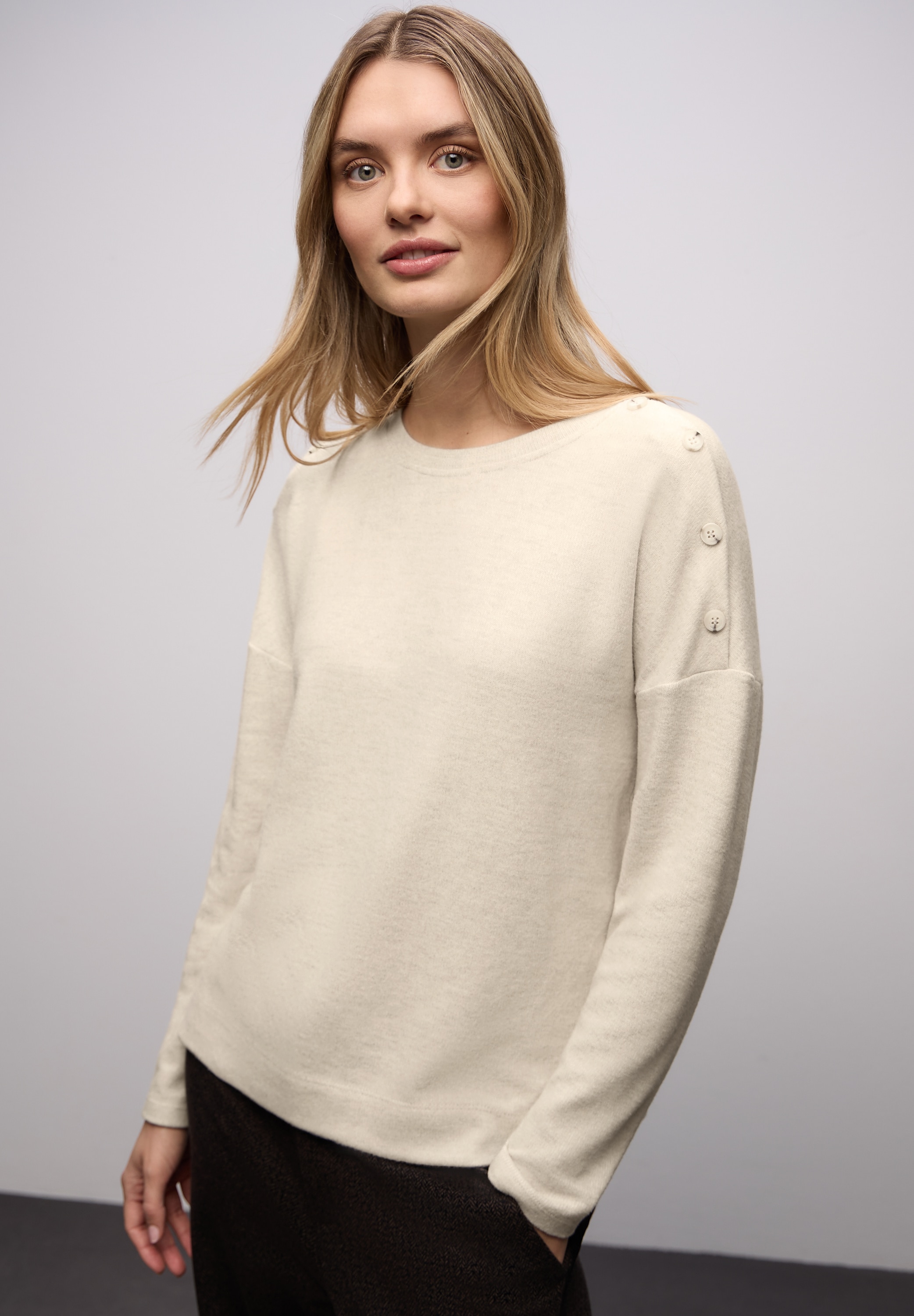 STREET ONE Pull en tricot Knopfdetail an den Schultern und im Melange-Look