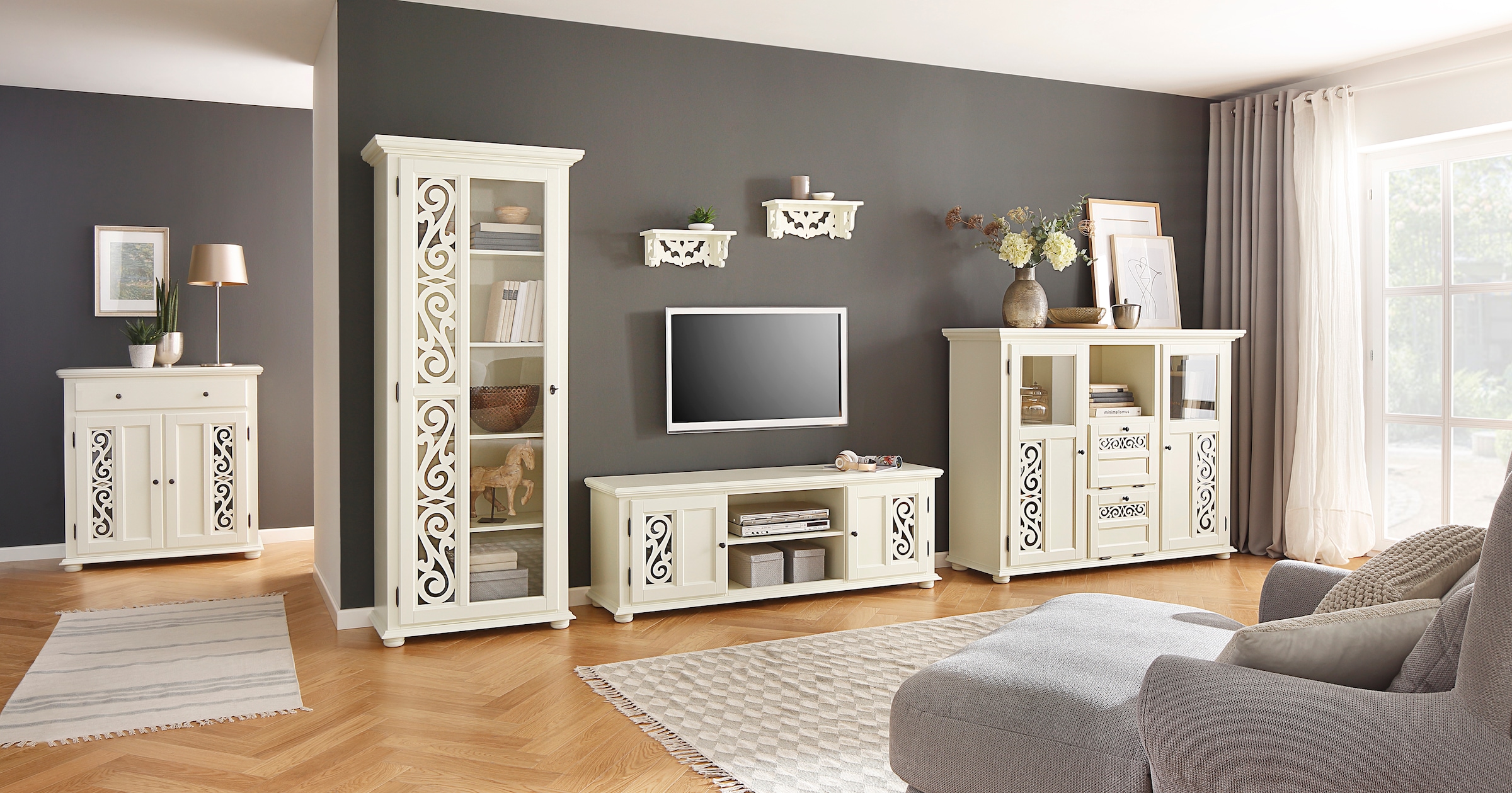 Home affaire Highboard »Arabeske«, Vitrine in Holzoptik, mit Fräsungen auf den Türfronten, Breite 160 cm