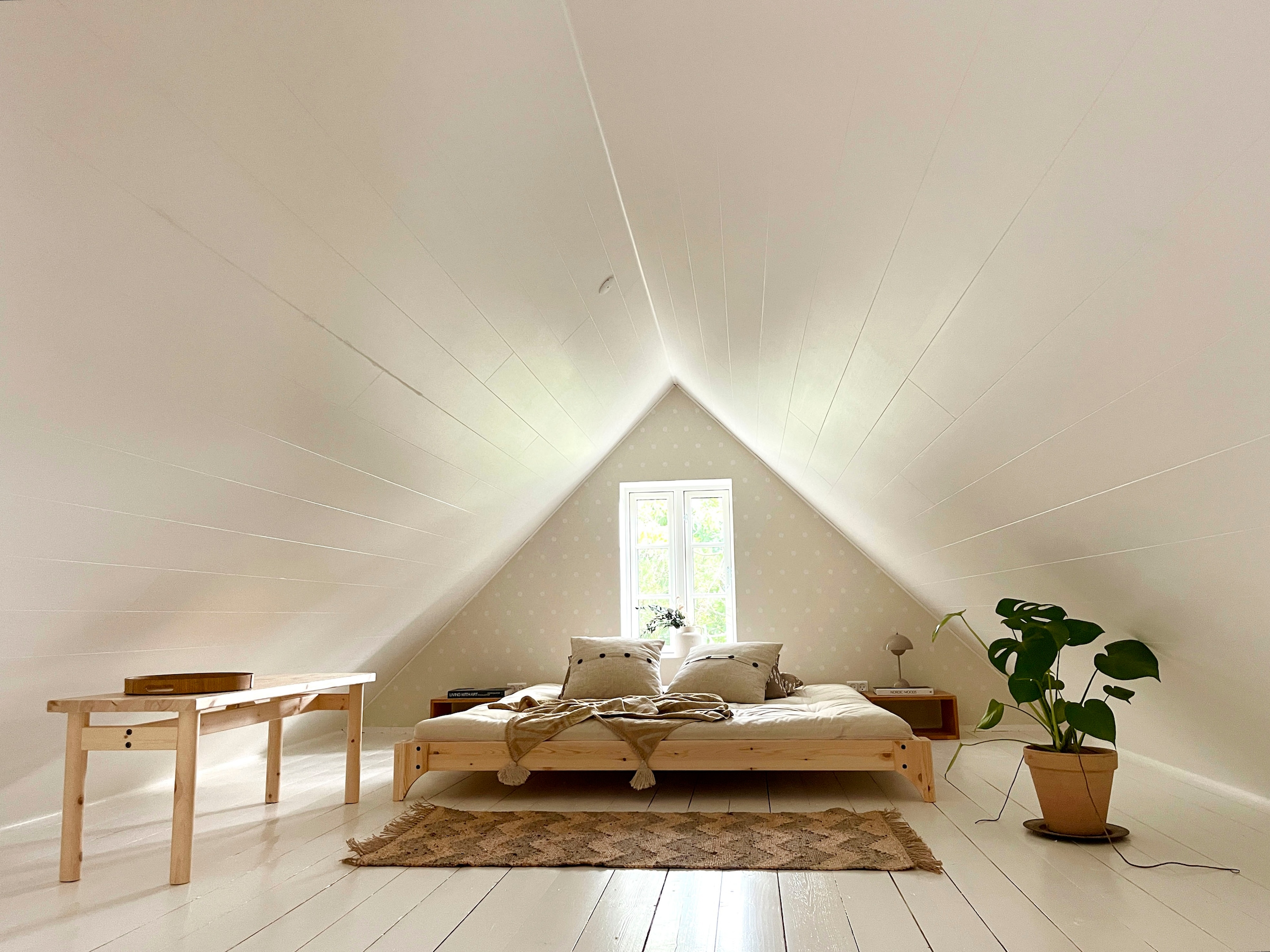 Karup Design Lit futon »Elan Bettgestell, massiv Kiefernholz, minimalistisches Scandi Design« comprend sommier à lattes, disponible en différentes largeurs