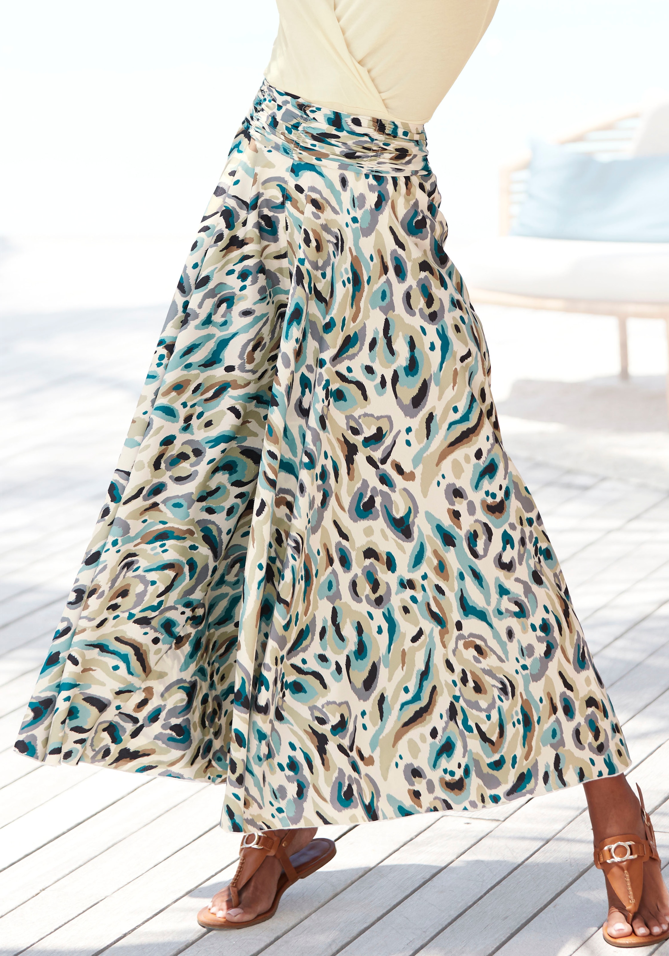 Image of LASCANA Hosenrock mit Alloverdruck, Culotte, extraweites Bein, luftige Sommerhose