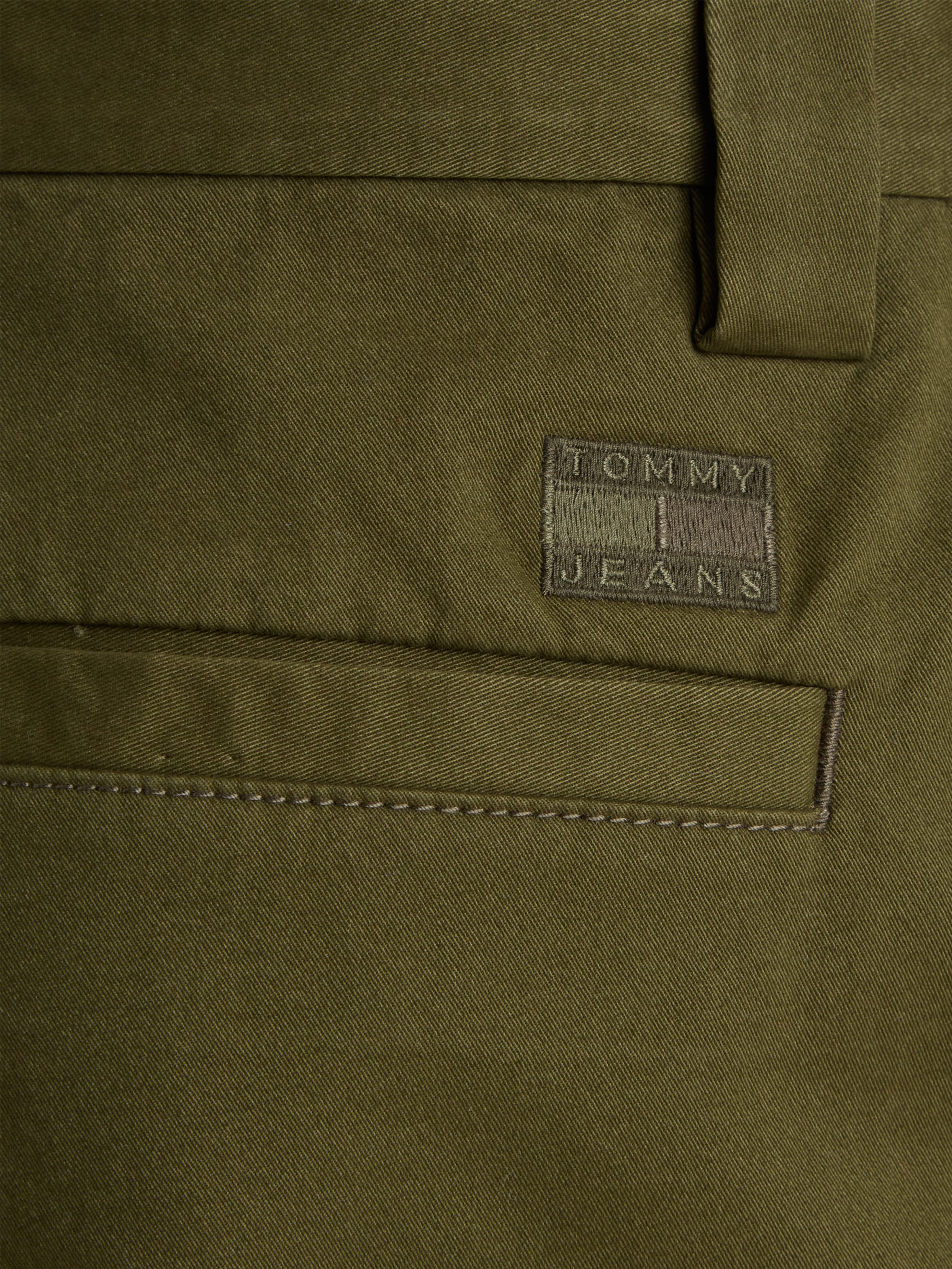 Tommy Jeans Chinohose »TJM DAD CHINO«, mit Logobadge