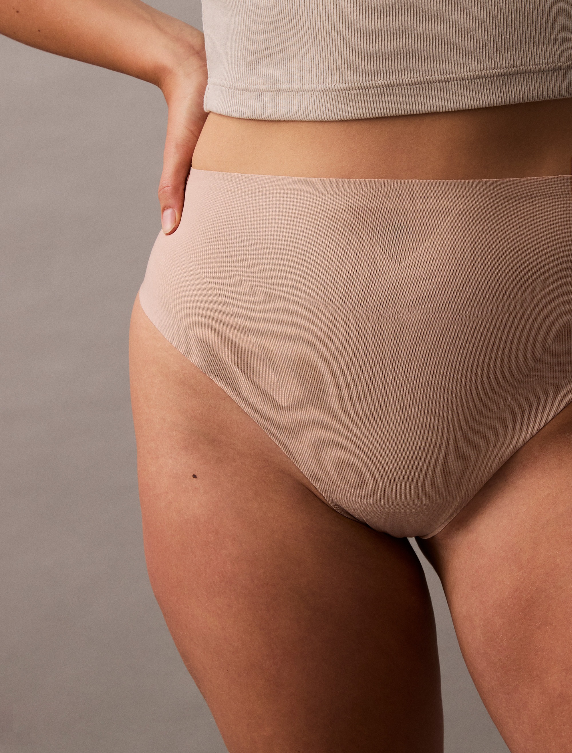 Image of Calvin Klein Underwear Formstring "SCULPTED FIRM MESH THONG" mit formendem Effekt, shapewear