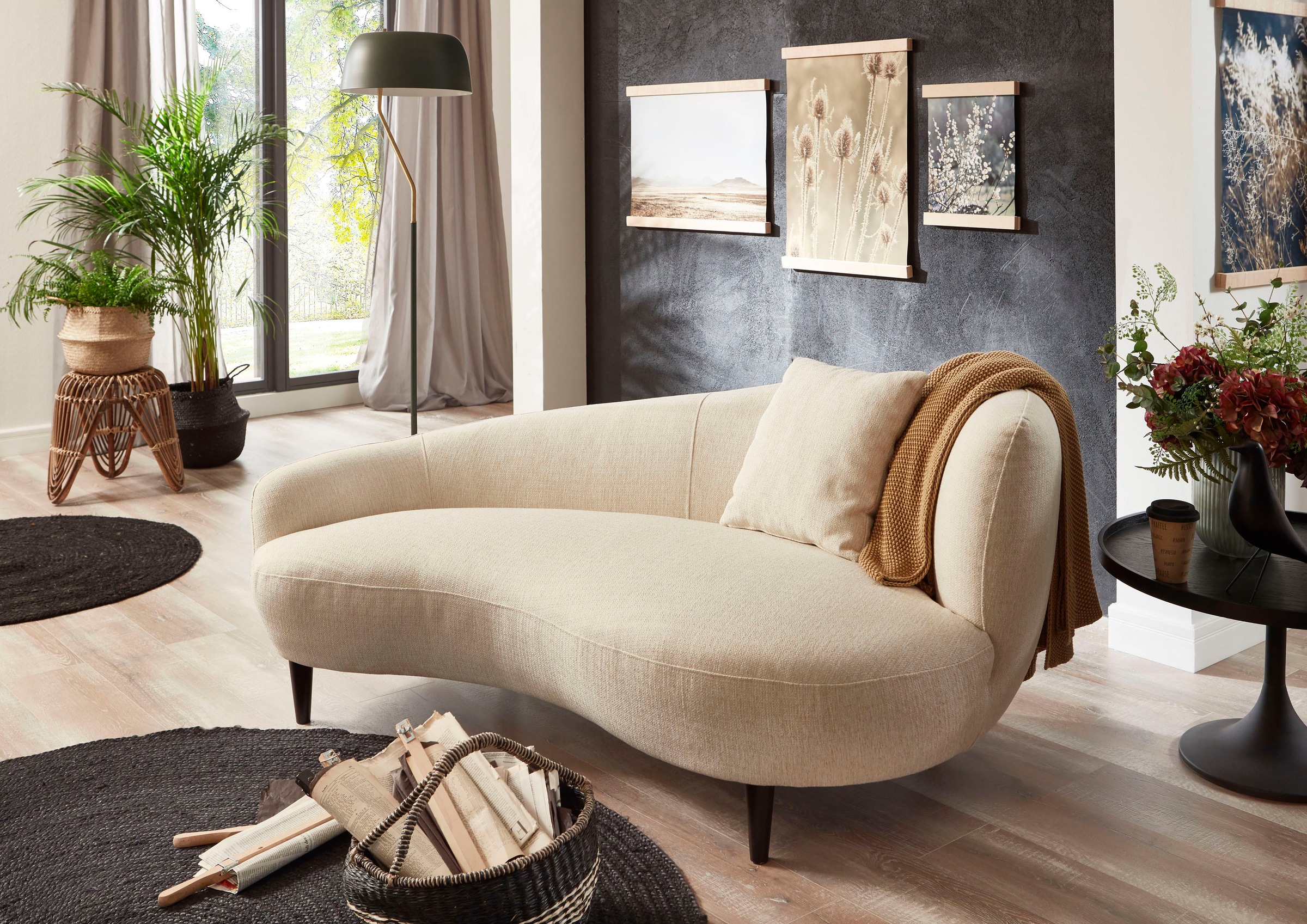 Image of ATLANTIC home collection 2-Sitzer, Nierenformsofa mit Zierkissen im Originalbezug bei Ackermann Versand Schweiz